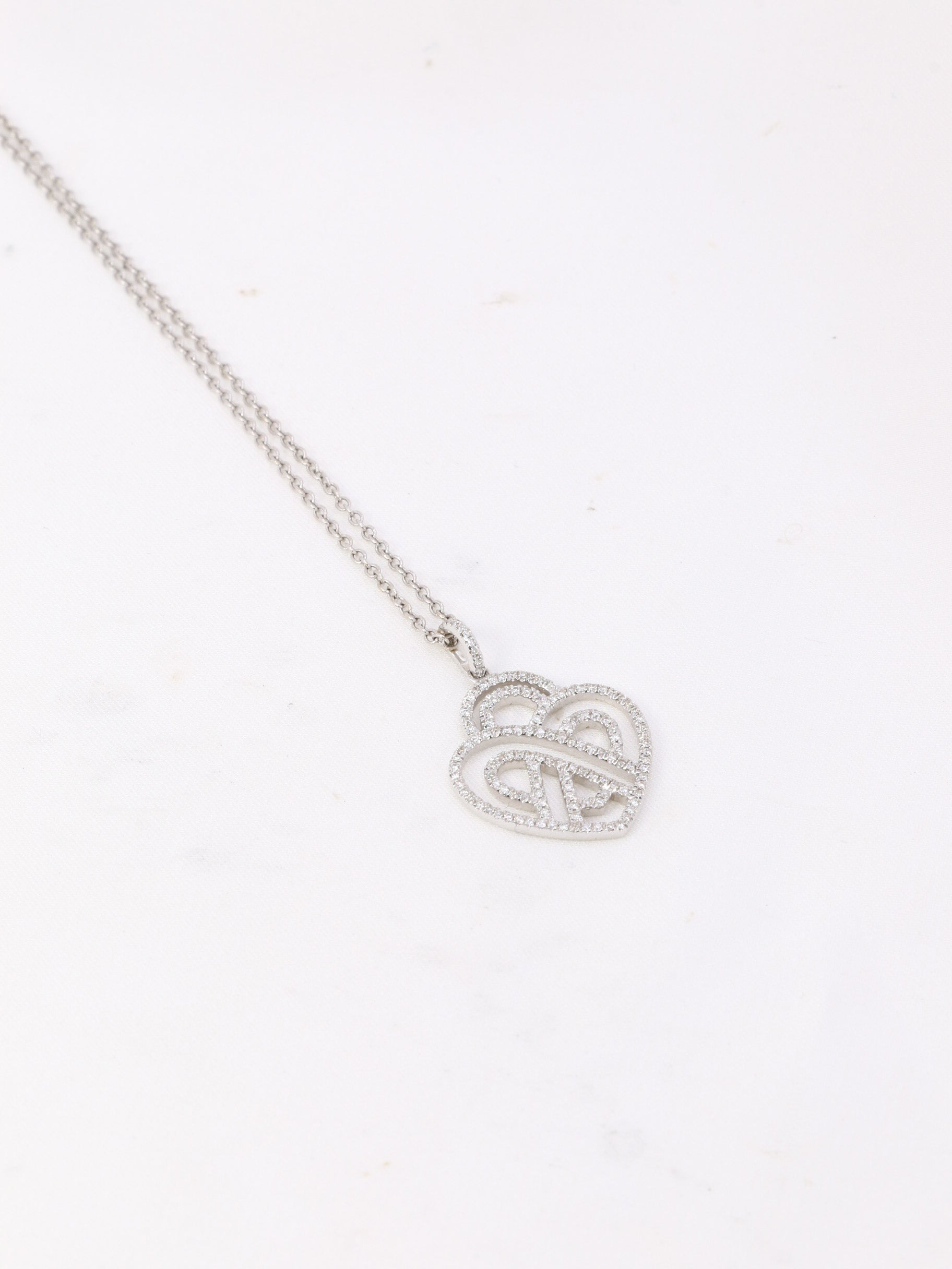 Collier chaîne Poiray coeur or blanc diamants