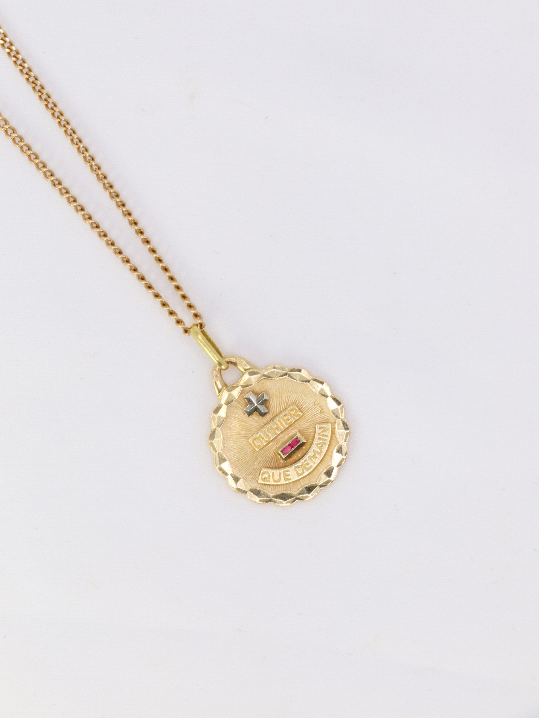 Augis Love Medal More than yesterday less than tomorrow in yellow gold and ruby ​​- ca 1970