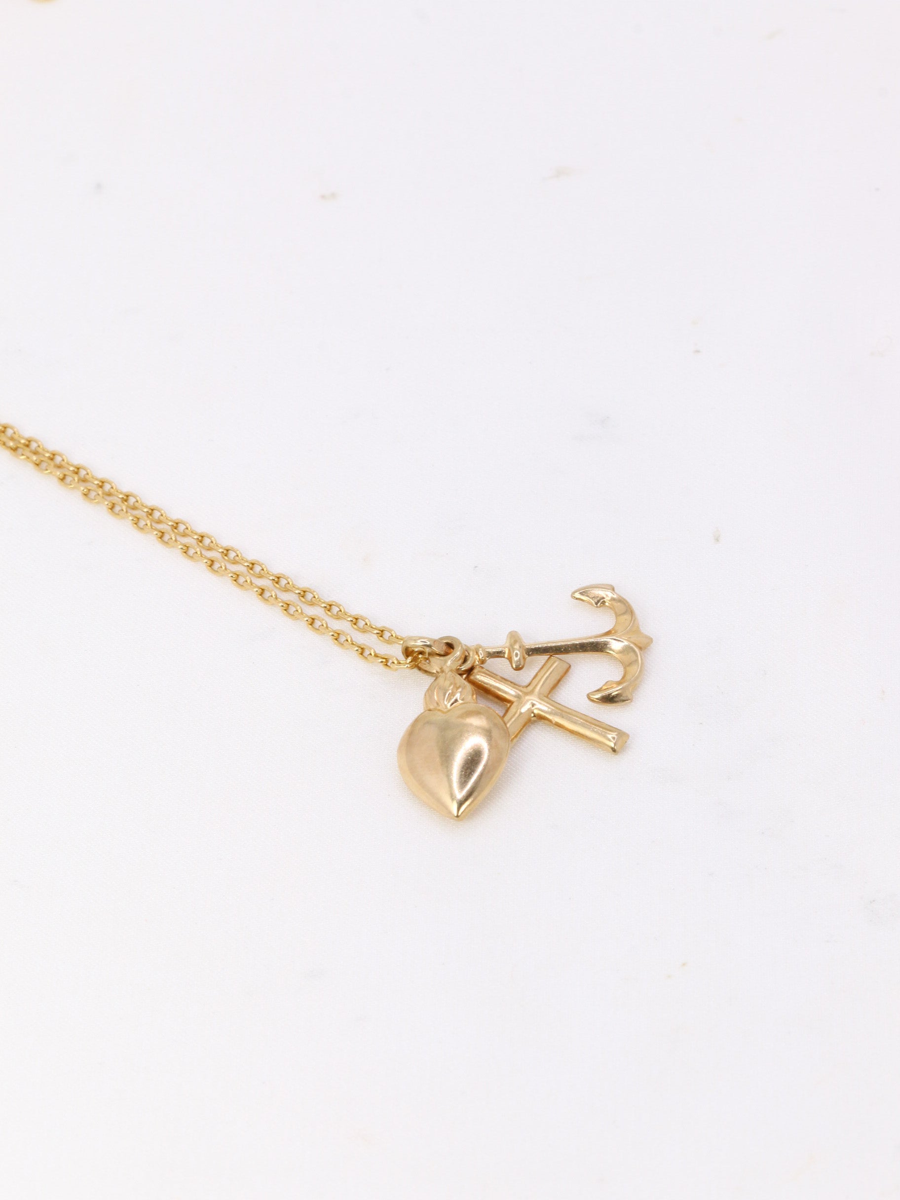 Vintage Hope, Faith, Charity Uno A Erre pendant in yellow gold