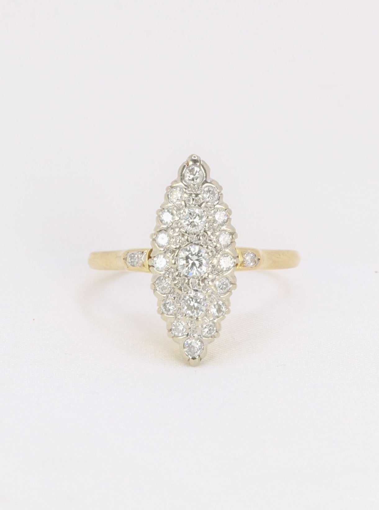 Vintage marquise ring in gold and diamonds