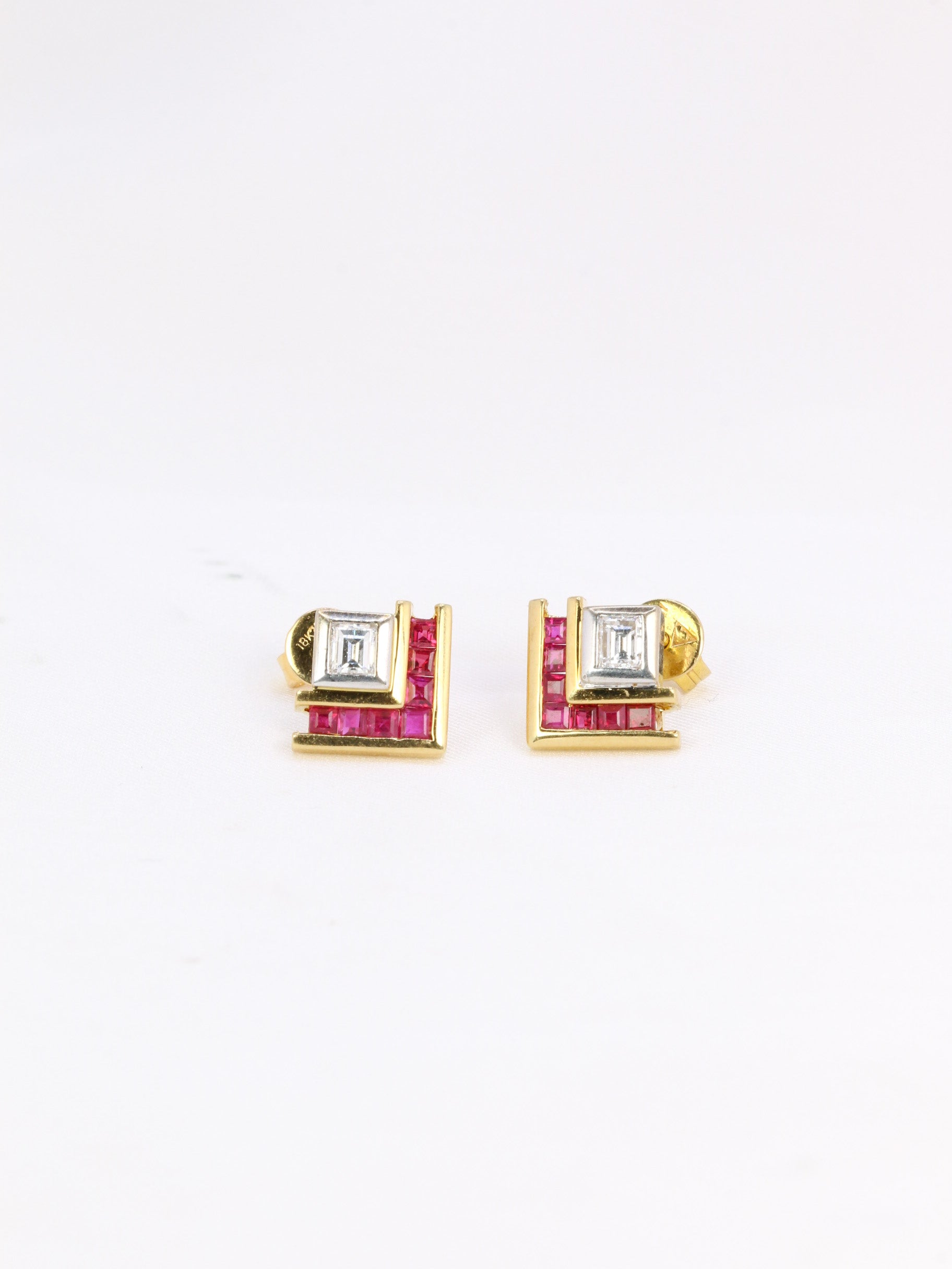 Vintage emerald-cut diamond and calibrated ruby ​​earrings