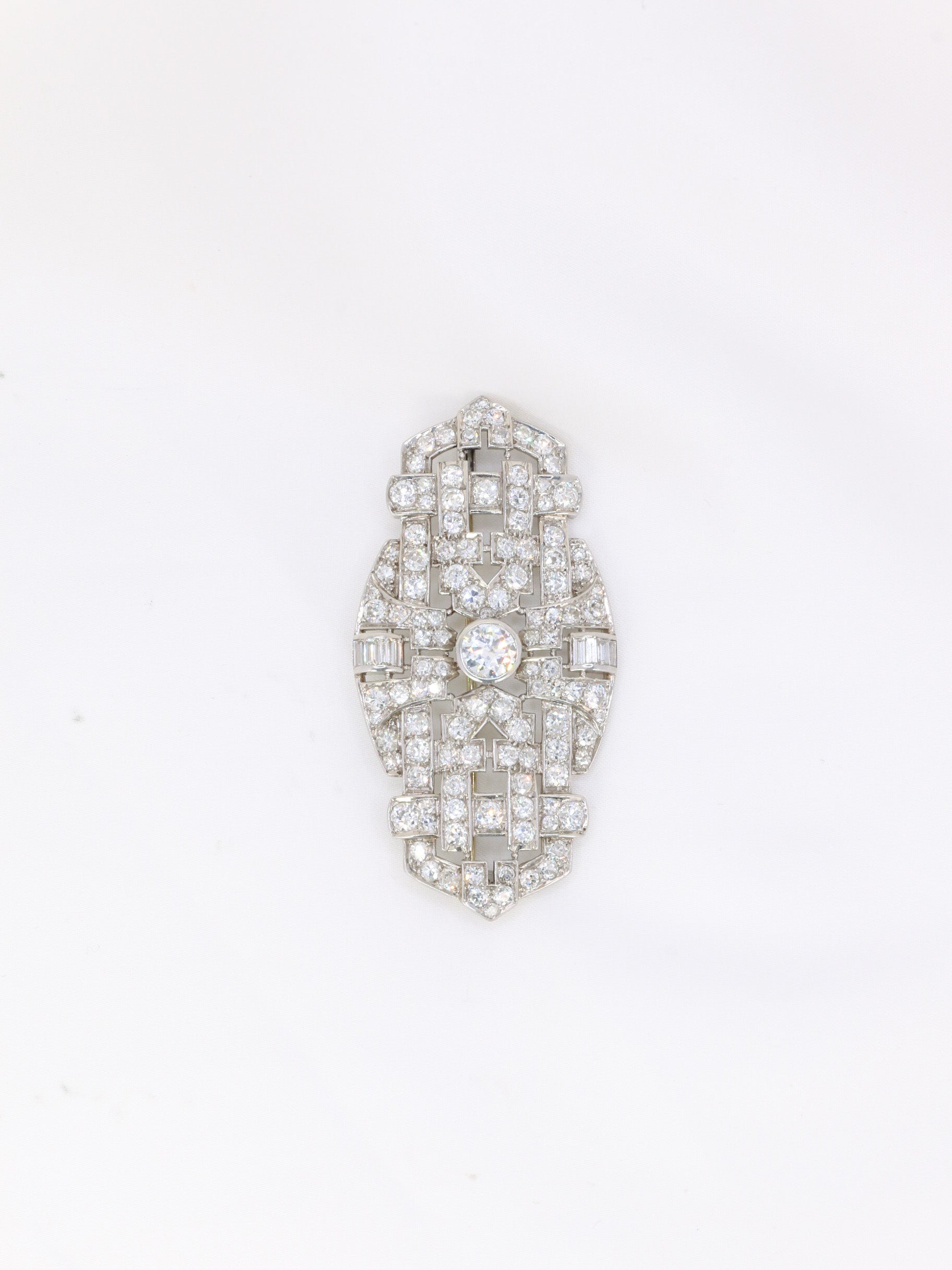 broche or art deco