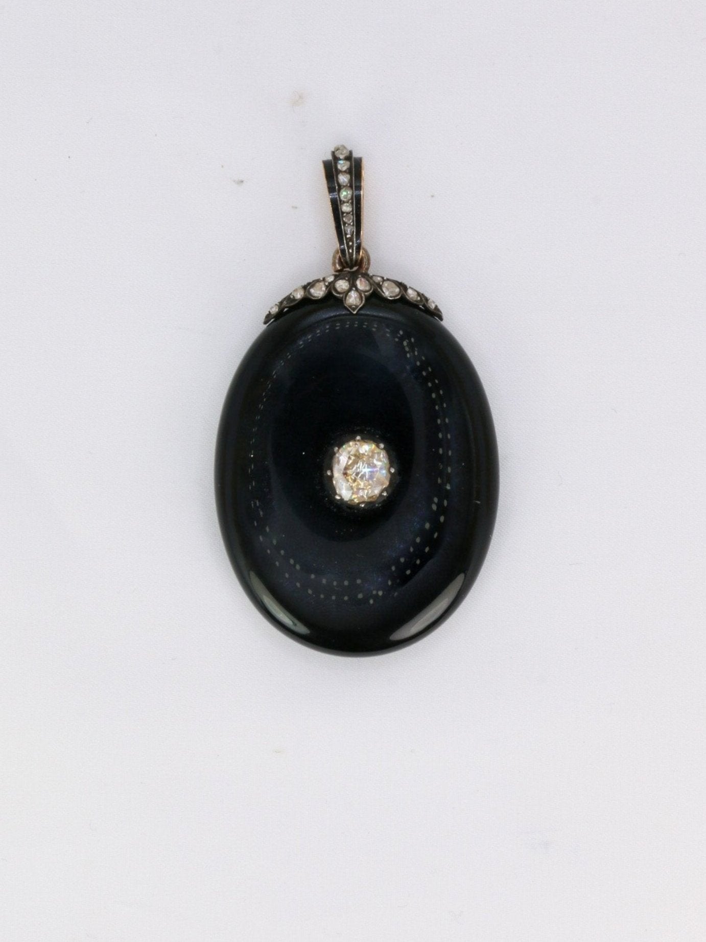 Médaillon ancien deuil or argent onyx diamants taille rose