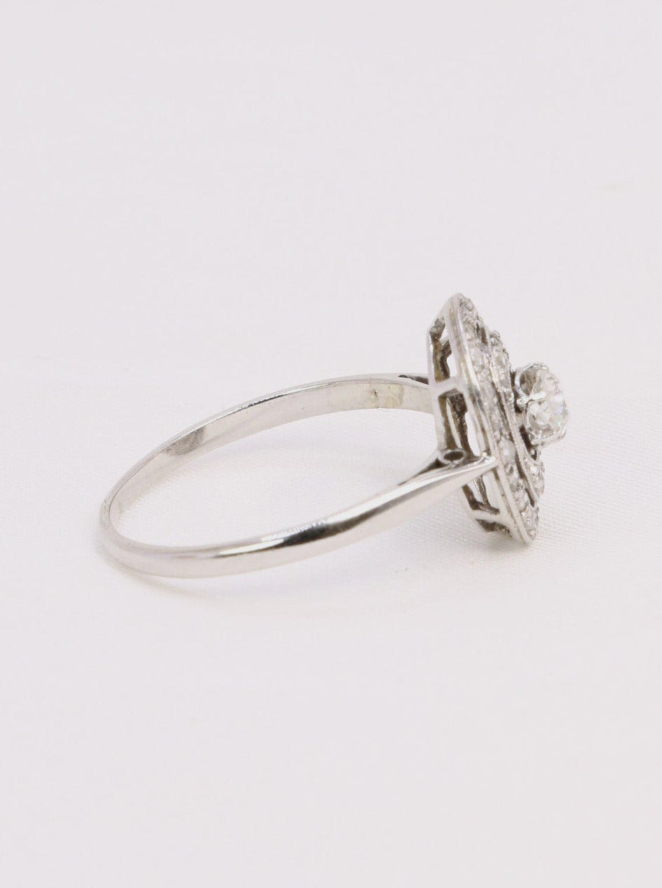 bague ovale or blanc diamants