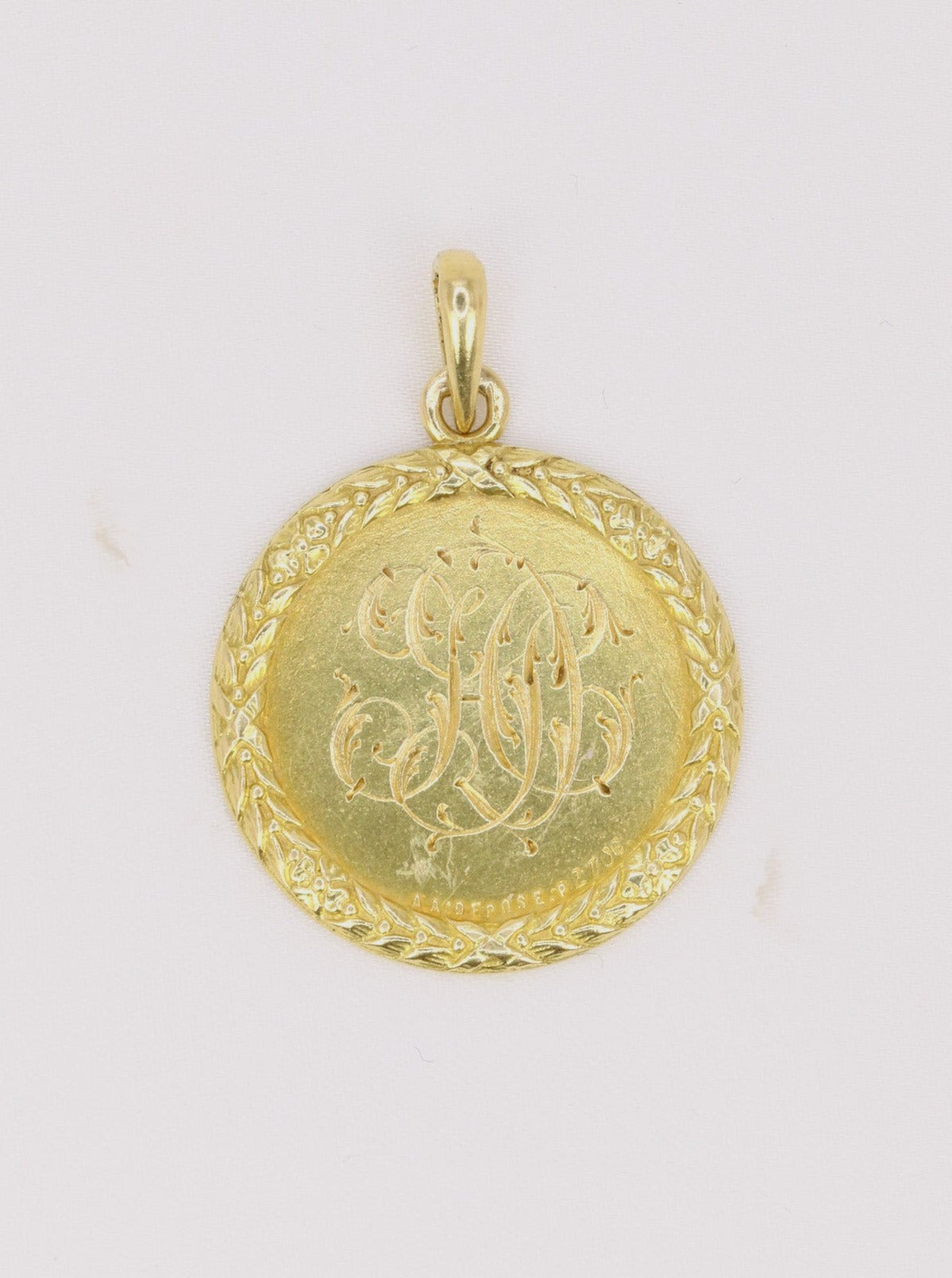 Round Augis love medal in gold, diamonds and rubies ca. 1910, More than yesterday, less than tomorrow