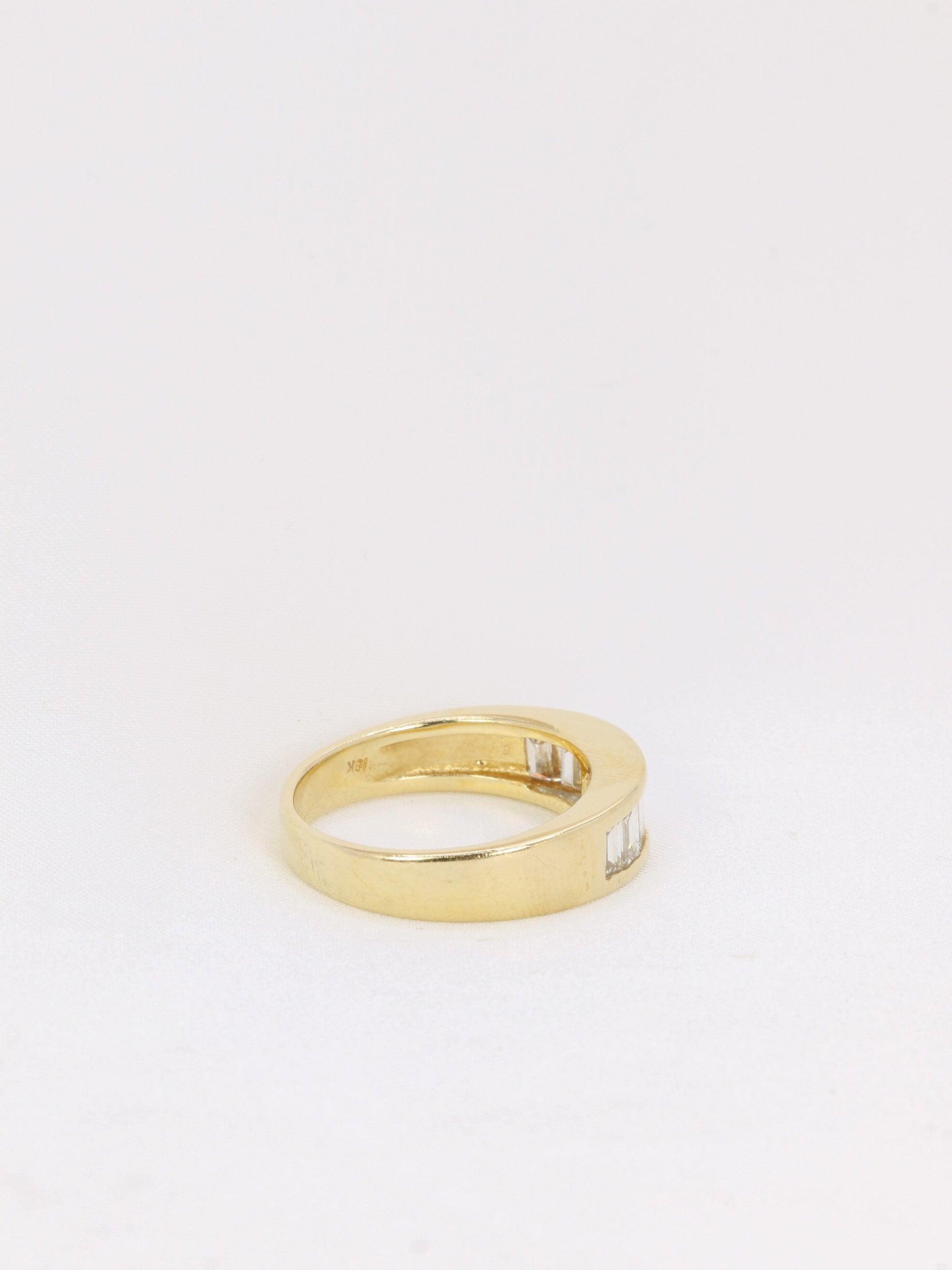 1.2ct baguette-cut diamond and gold ring