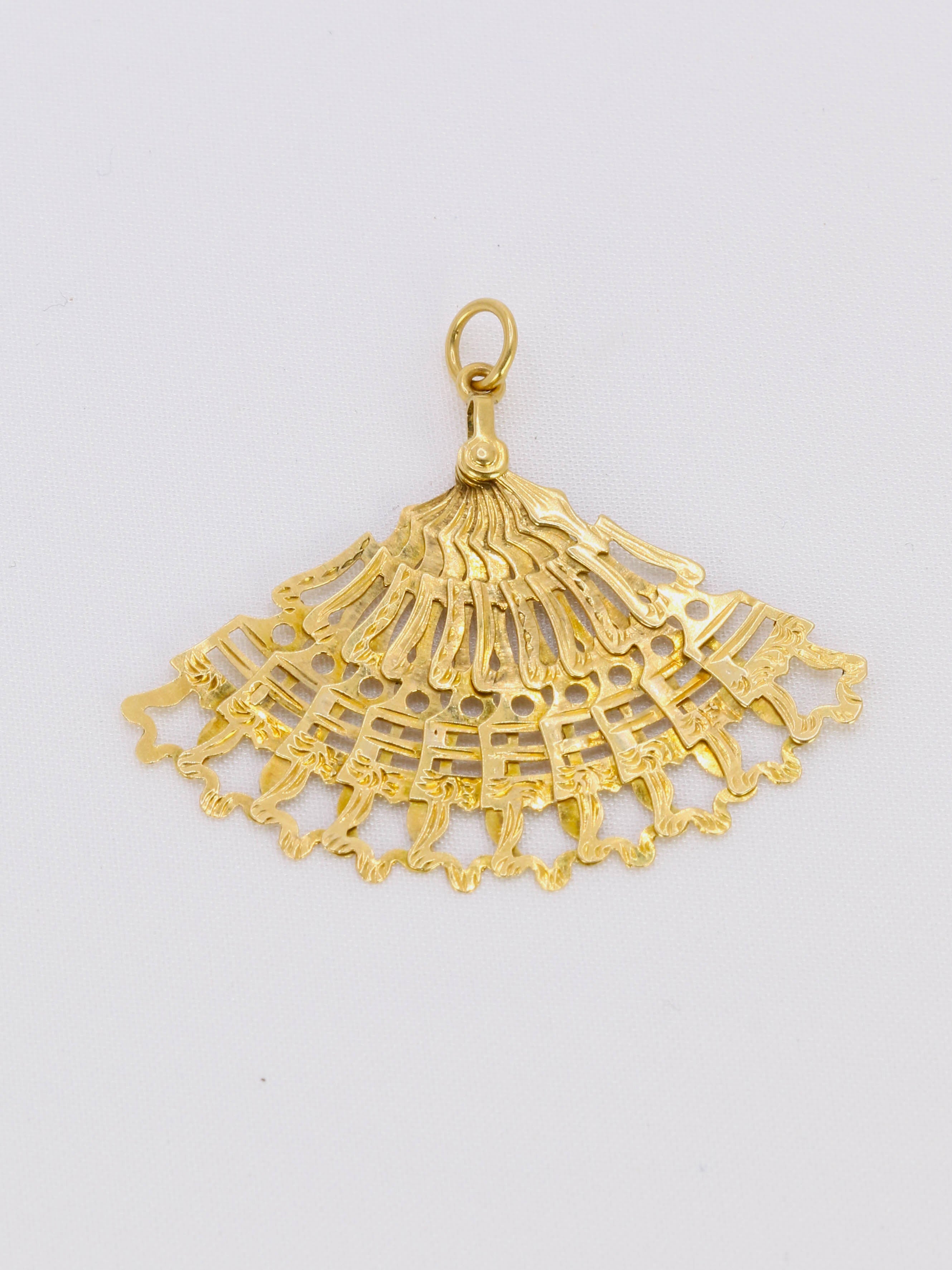 Pendentif ancien éventail dépliant or jaune