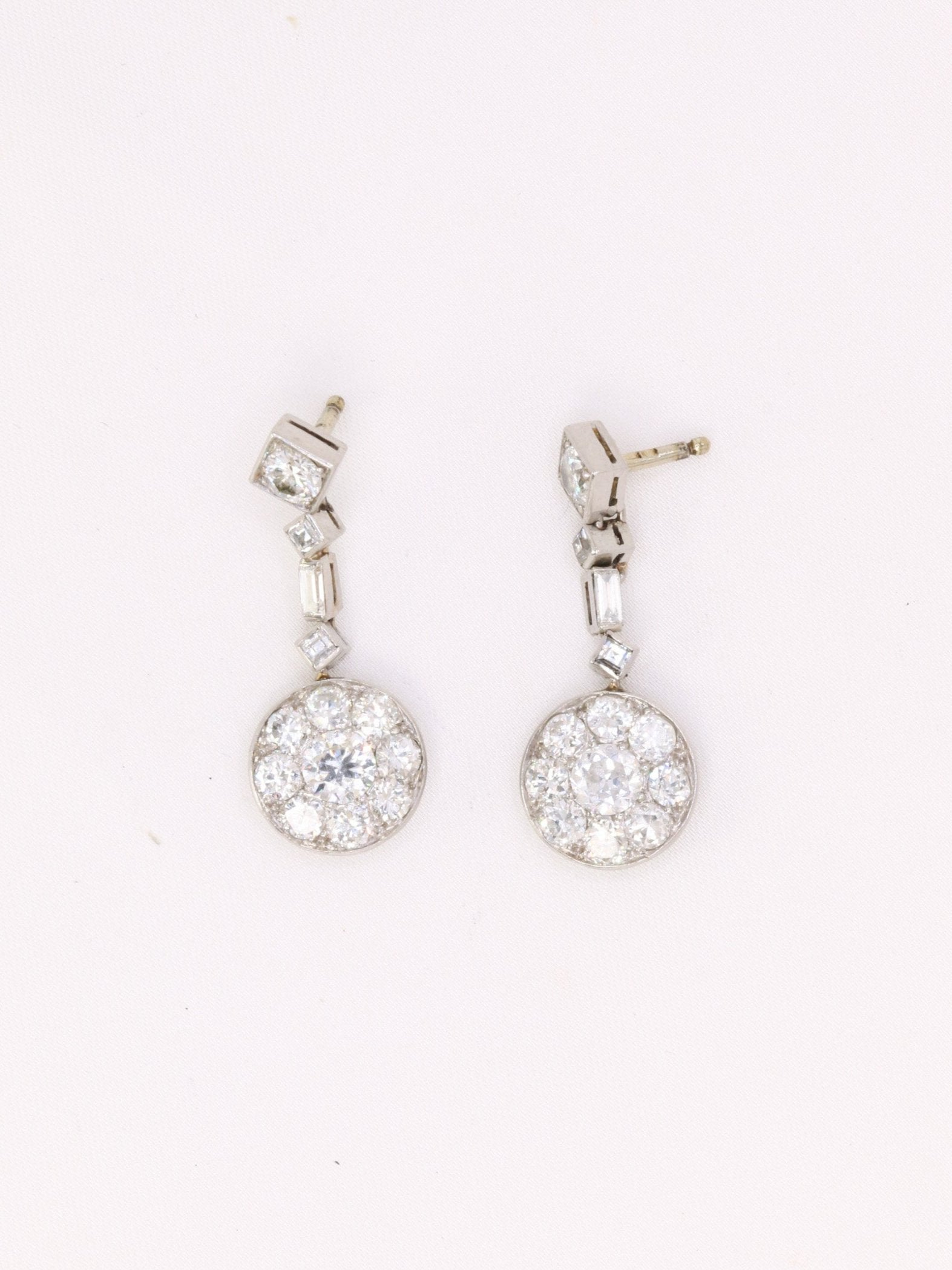 Boucles d'oreilles pendantes Art Déco diamants