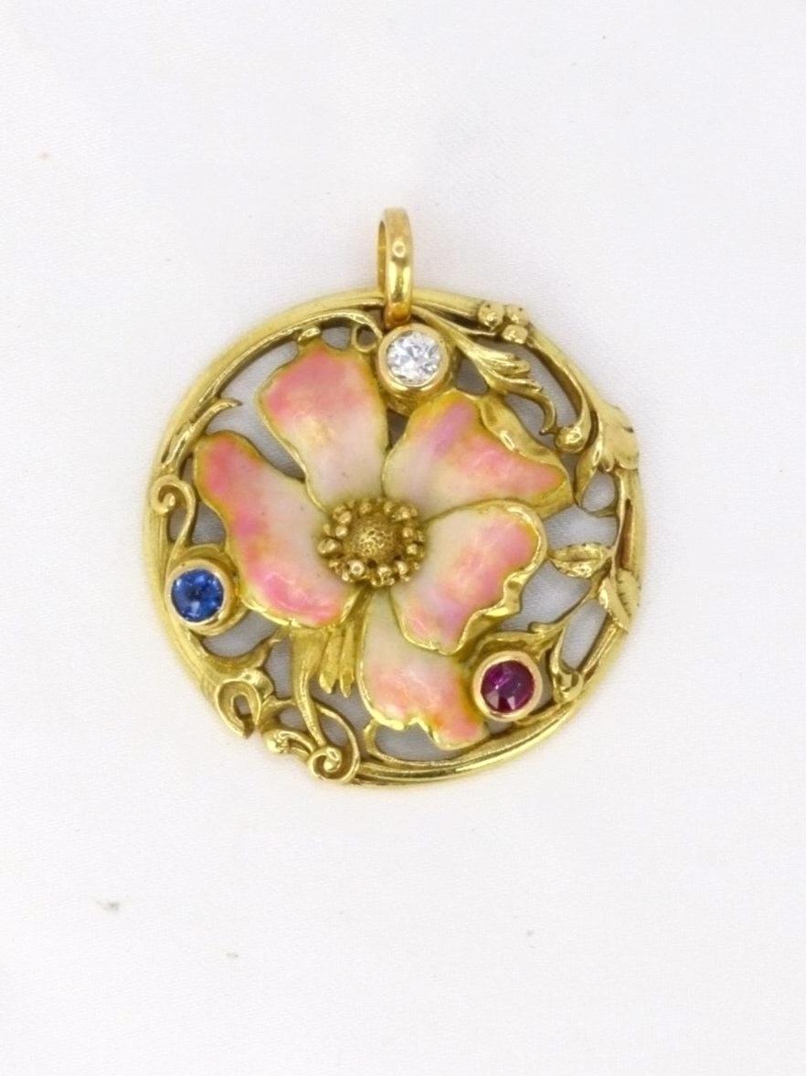 MAISON MENU Pendentif fleur Art Nouveau or jaune émail diamant rubis saphir