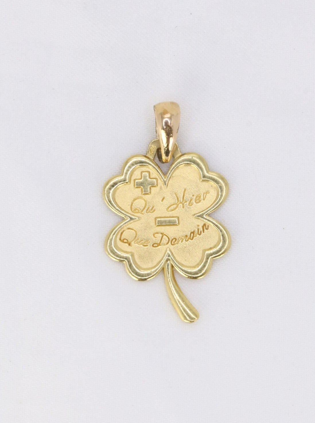 Augis love medal Clover in gold, more than yesterday less than tomorrow