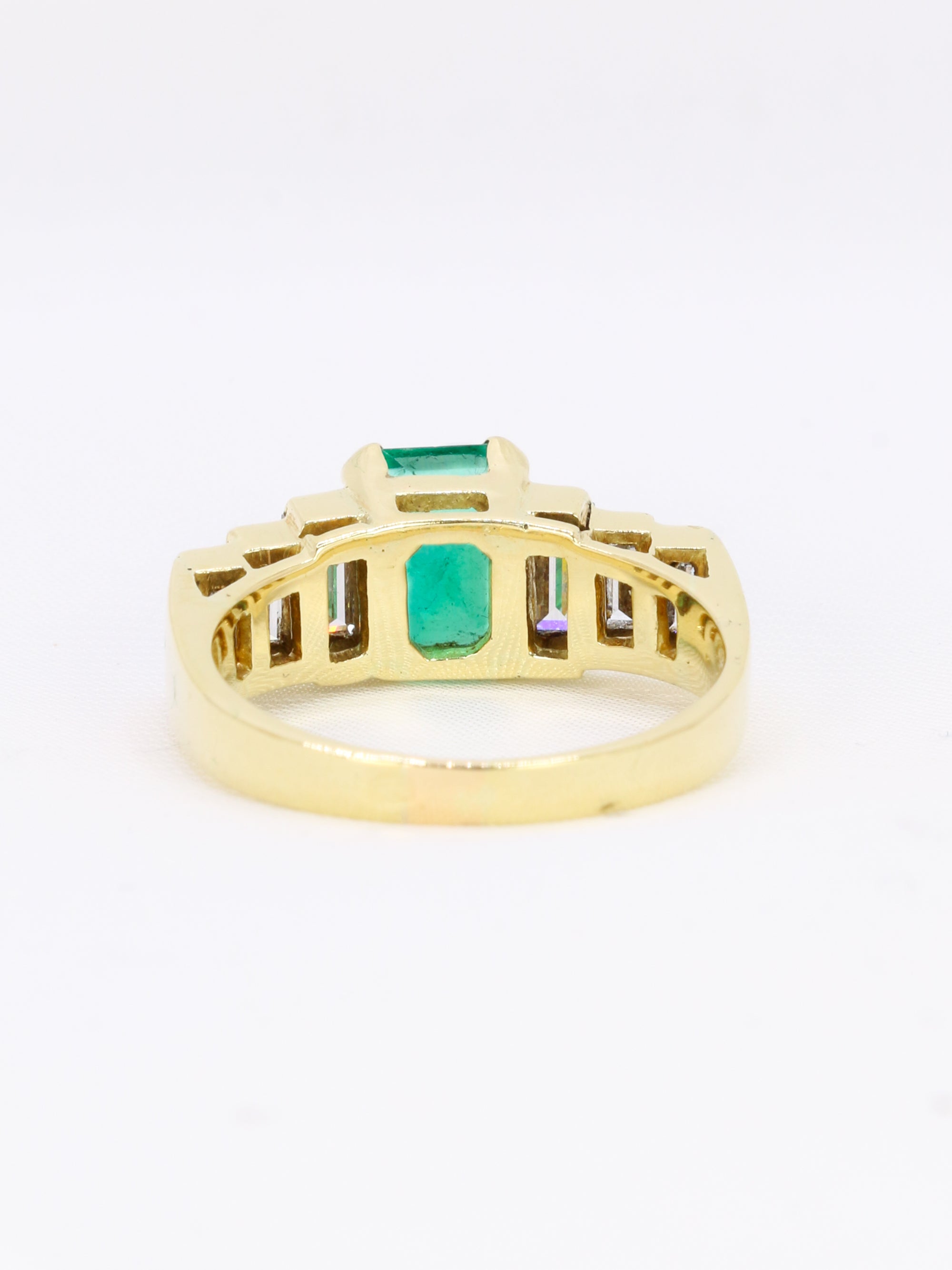 Bague Art Deco or jaune diamants emeraude colombienne Muzo 1,9 carat
