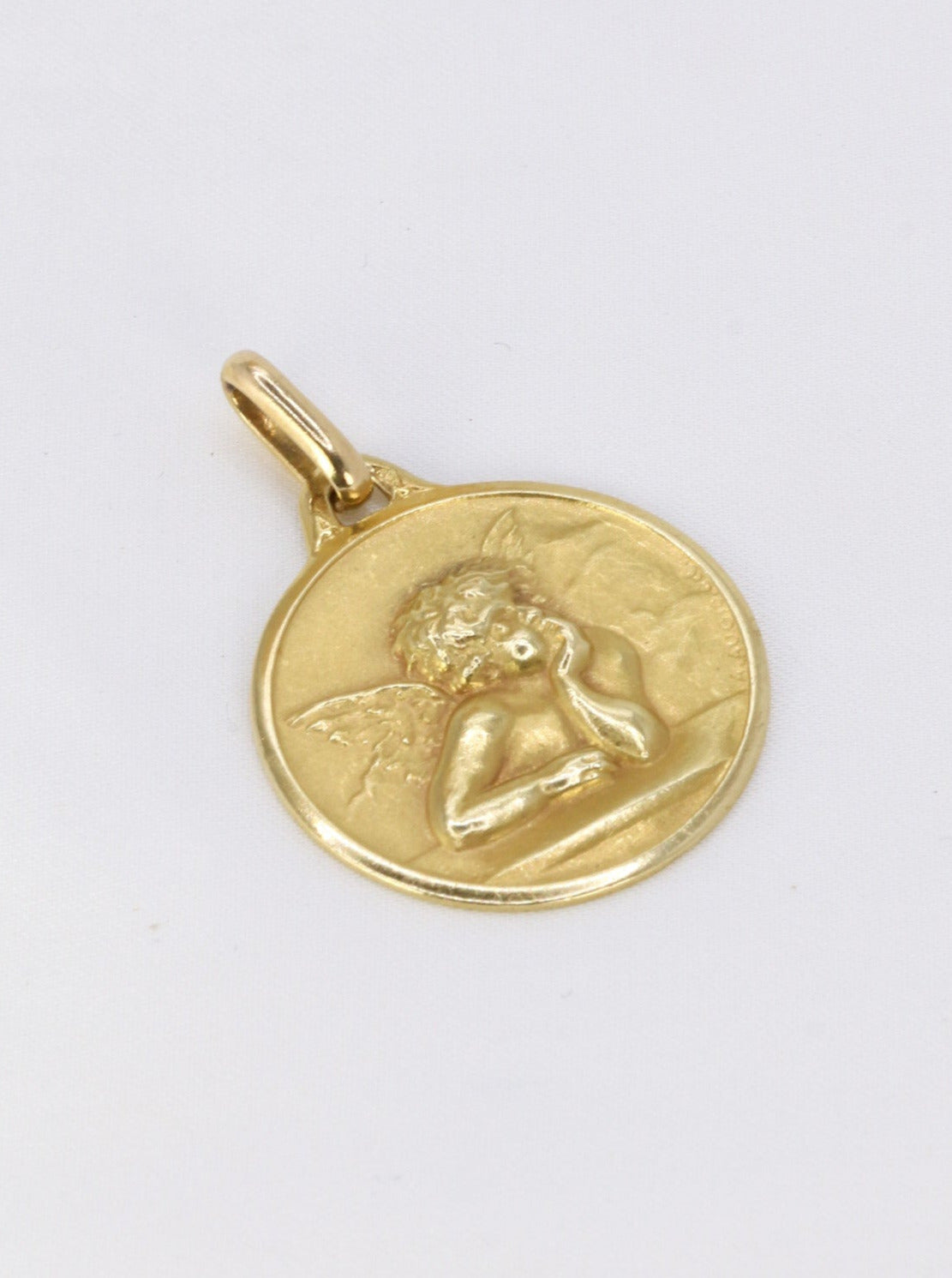 pendentif augis religieux