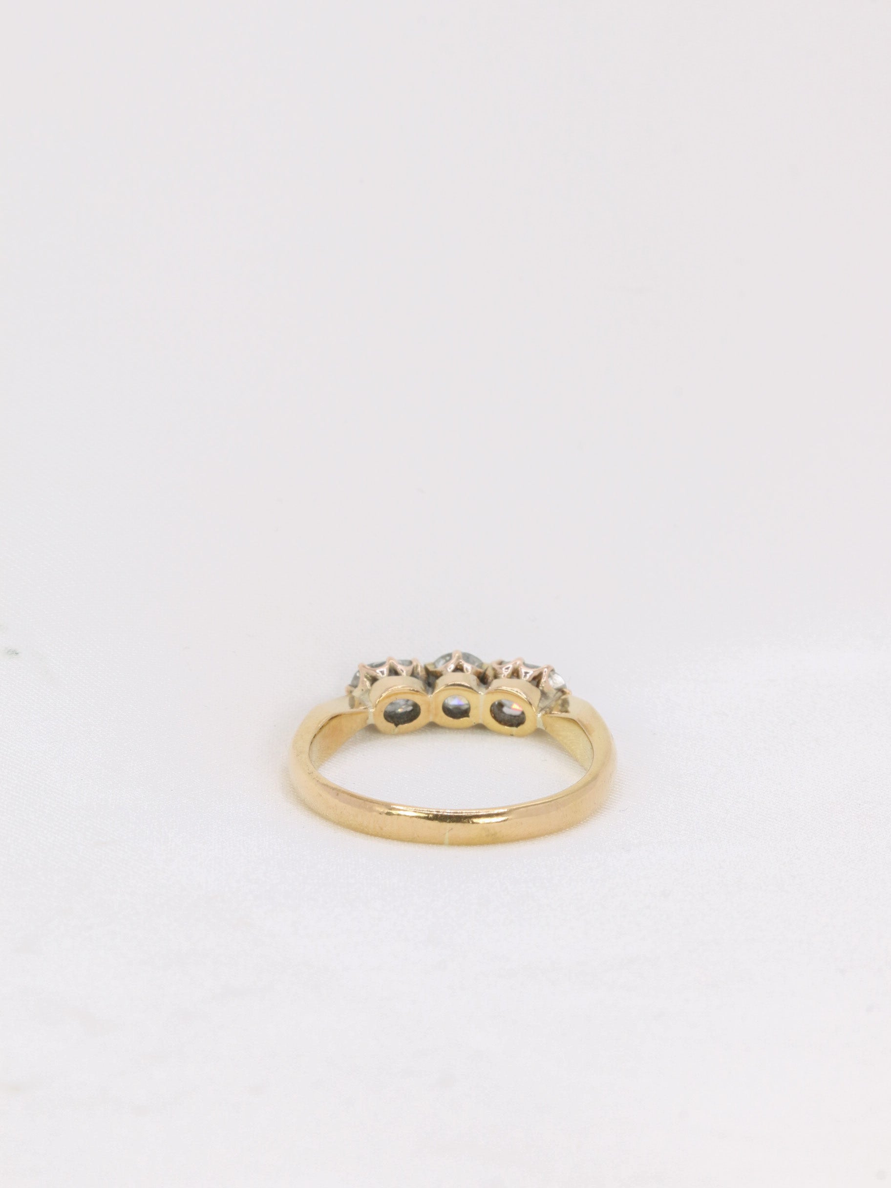 Bague trilogie or jaune diamants taille ancienne 0.95ct