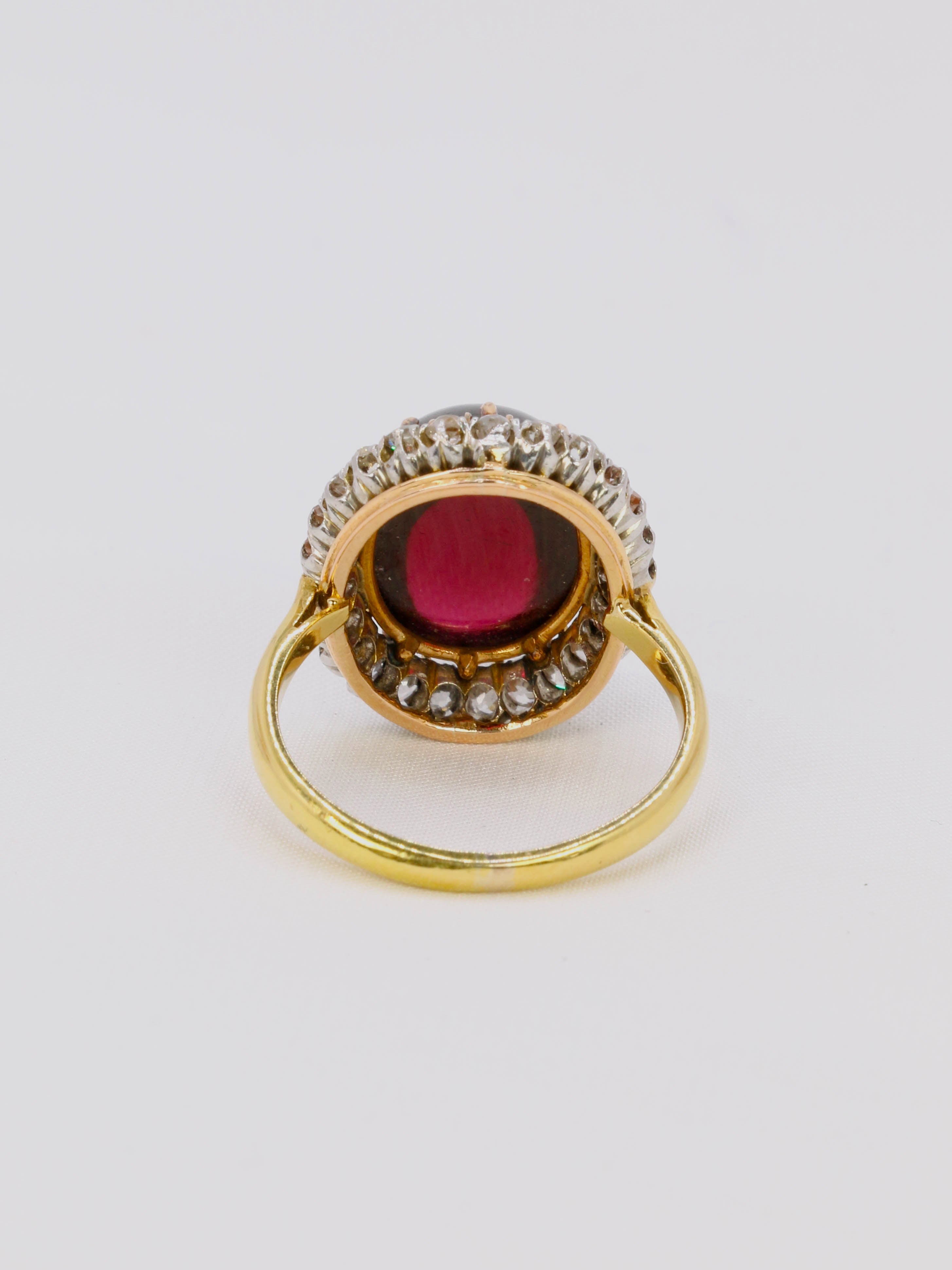 Bague marguerite cabochon de grenat diamants taille ancienne