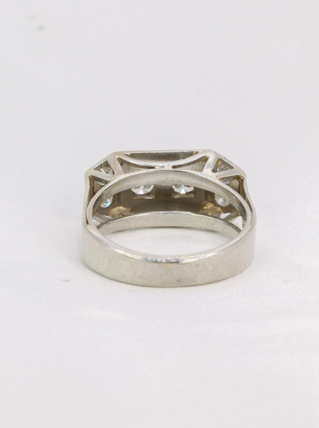 Bague géométrique or blanc platine diamants