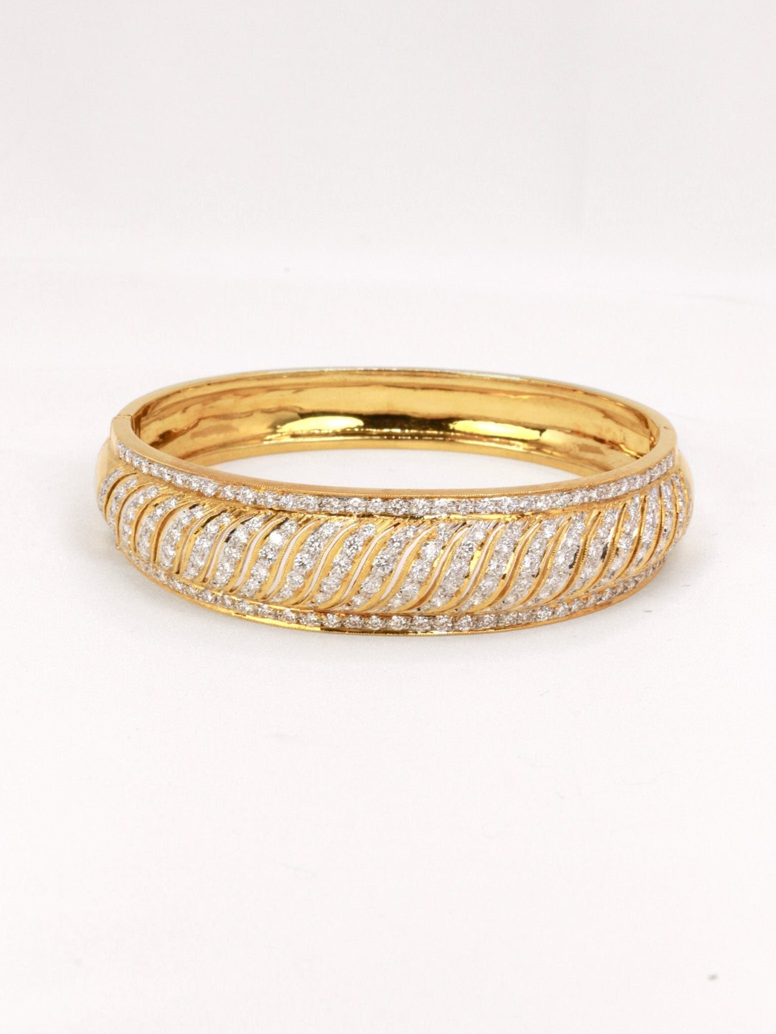 Bracelet manchette or jaune diamants