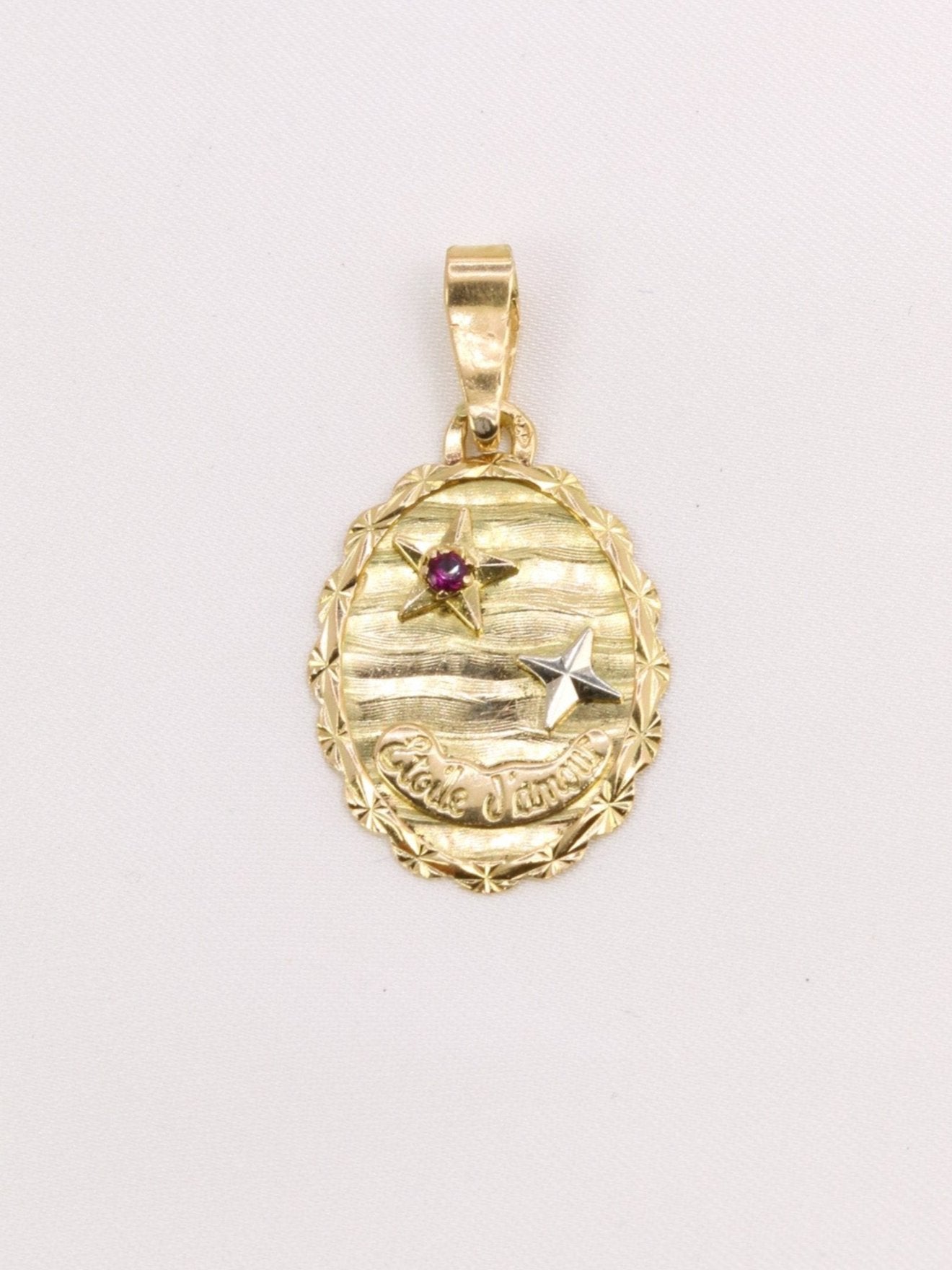 Médaille vintage Etoile d'amour or jaune rubis