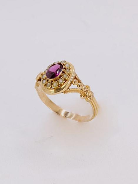 Bague victorienne or jaune grenat perles fines