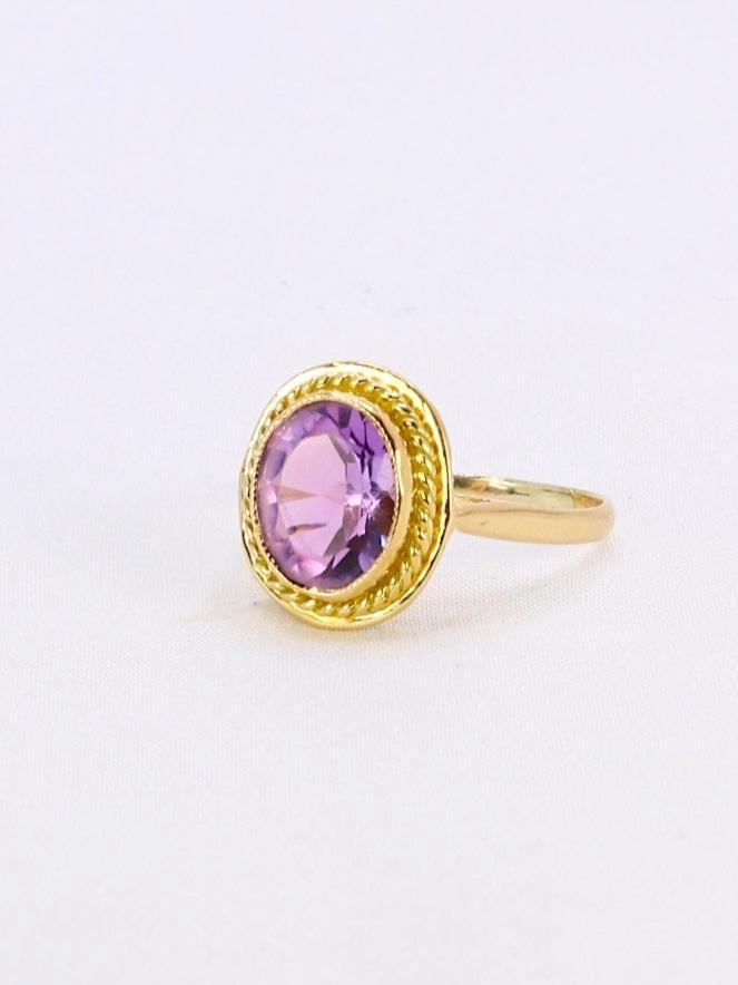 Bague vintage or jaune améthyste ovale 2,6 carats