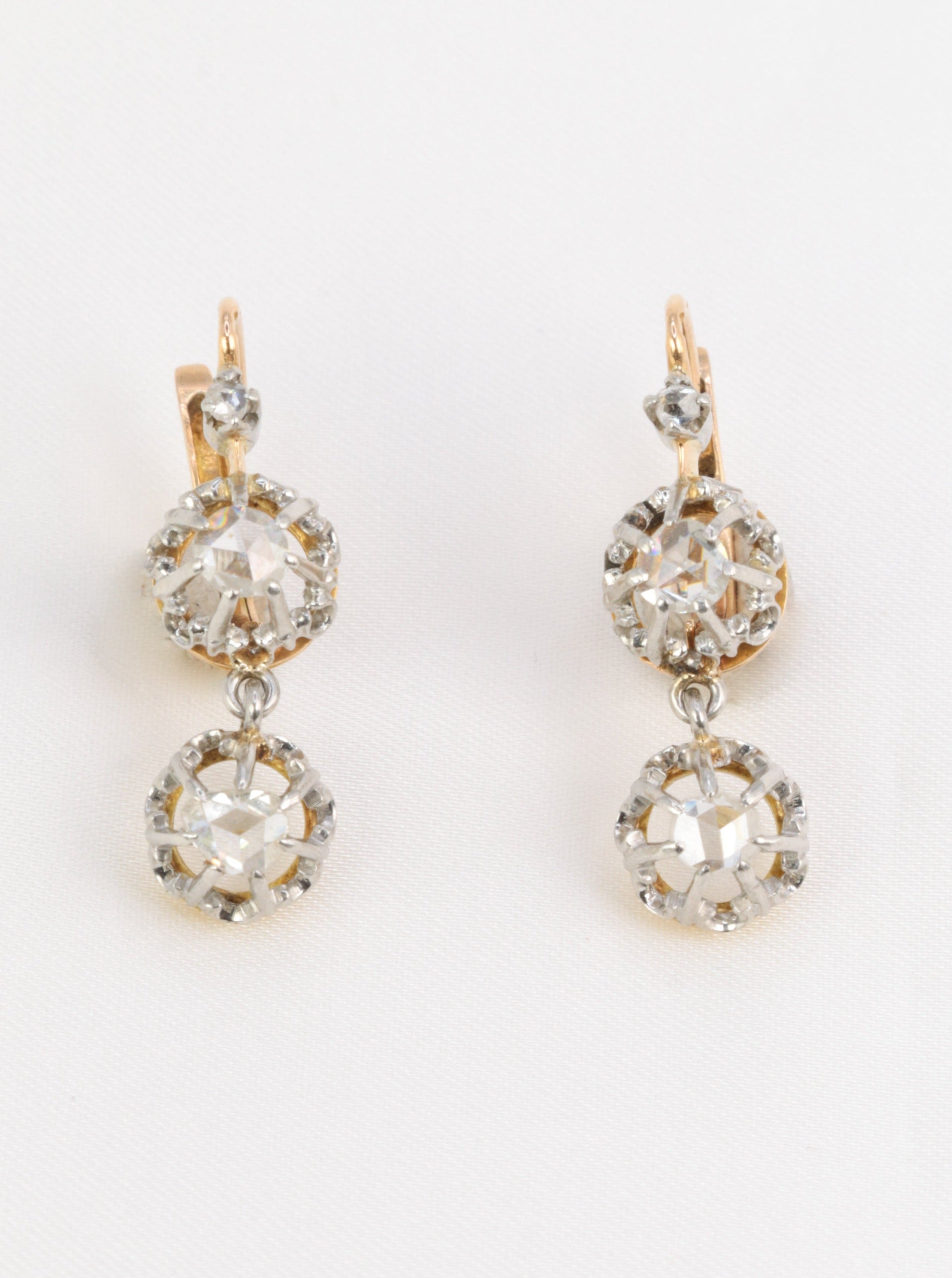 Dormeuses anciennes en or et diamants taillés en rose