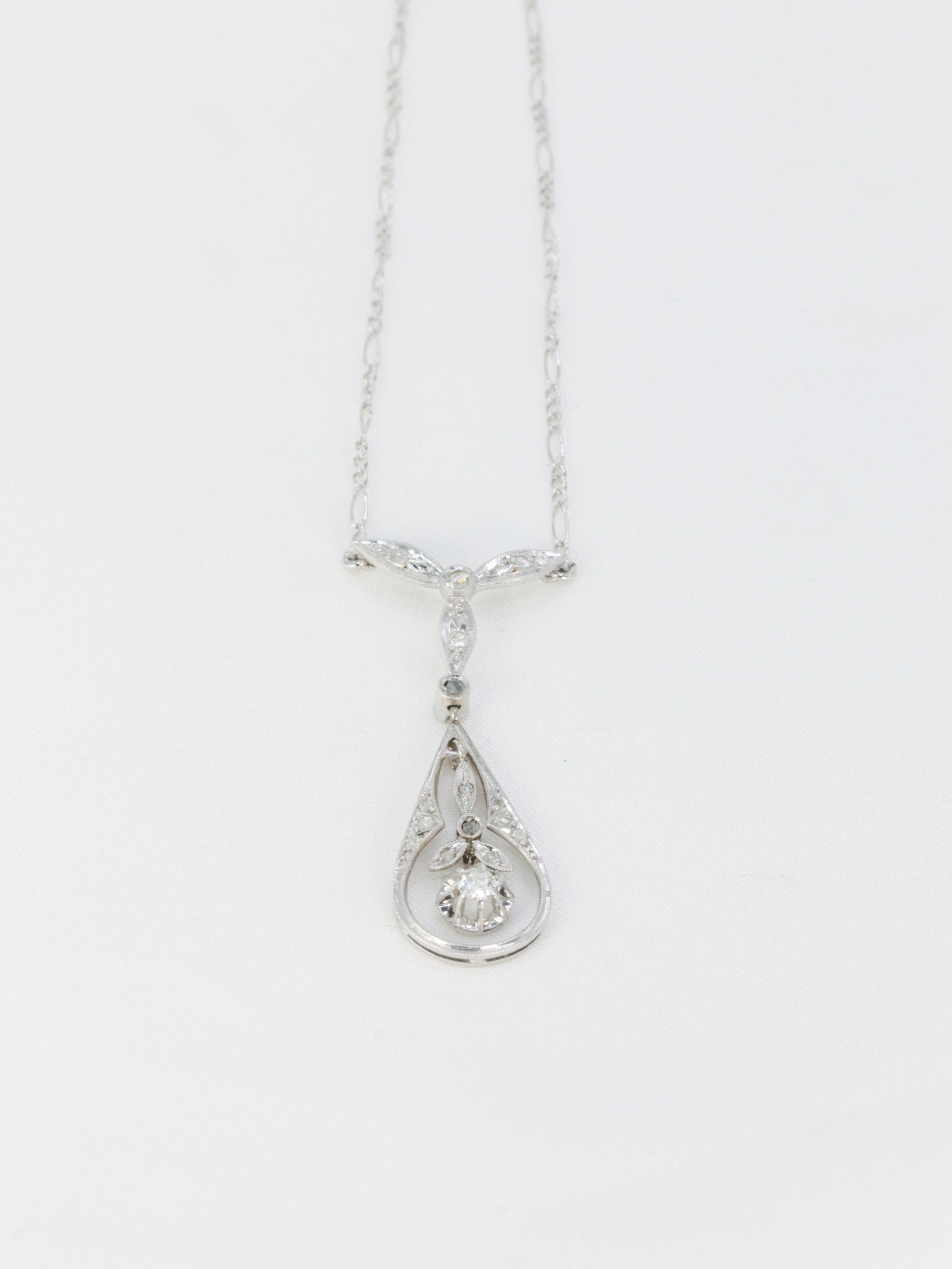 Belle Epoque necklace in gold, platinum and diamonds