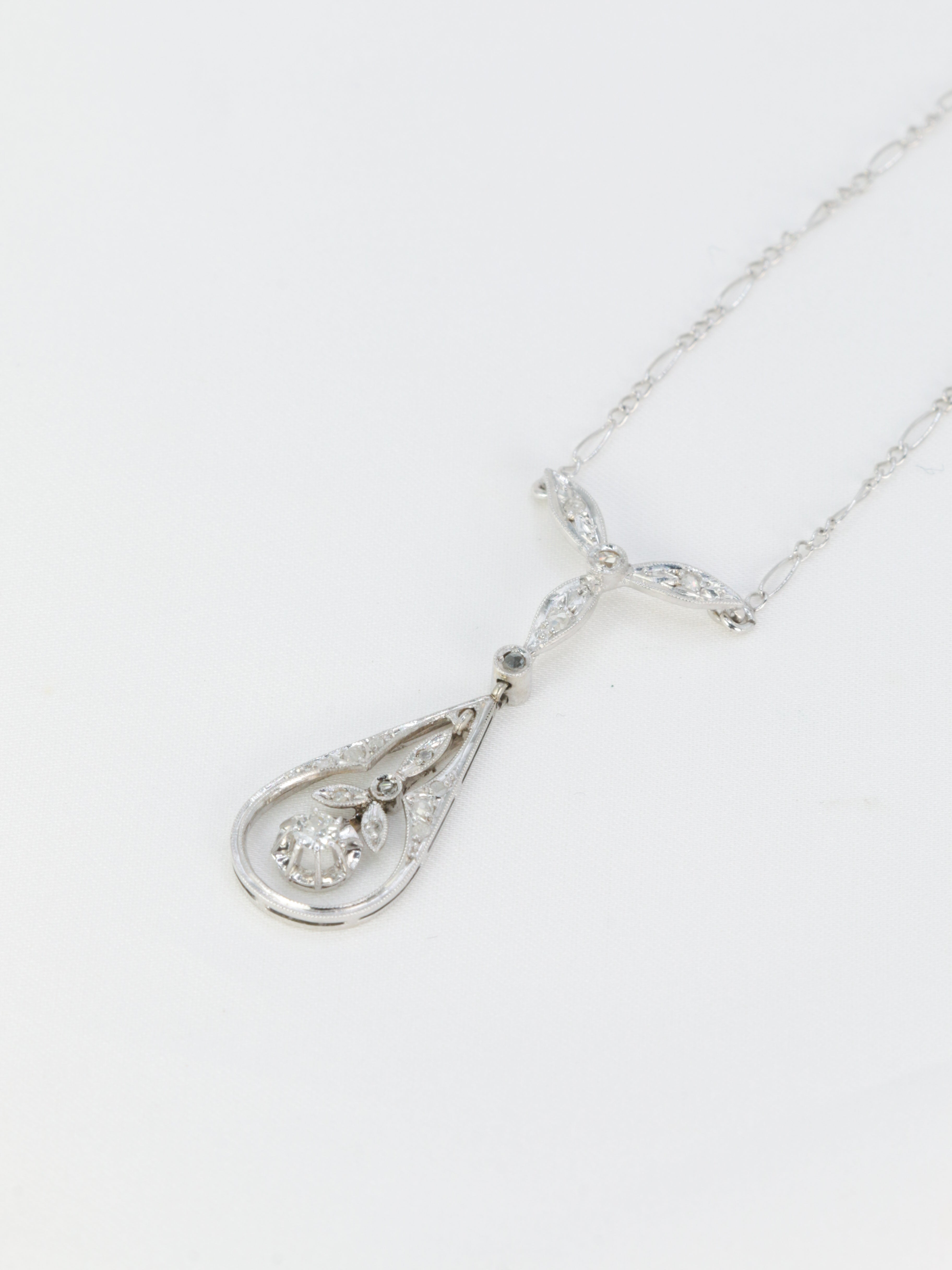 Belle Epoque necklace in gold, platinum and diamonds