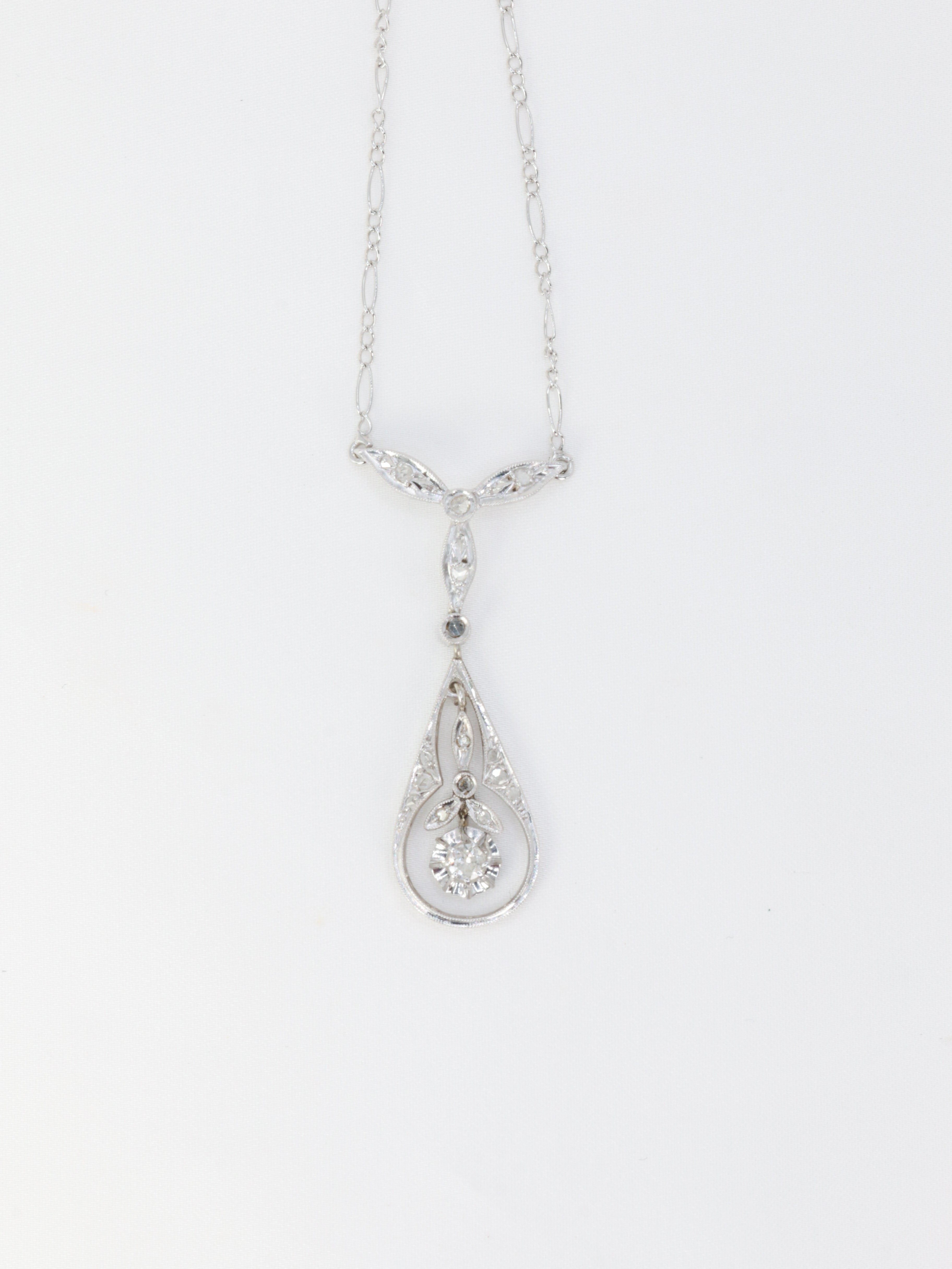 Belle Epoque necklace in gold, platinum and diamonds