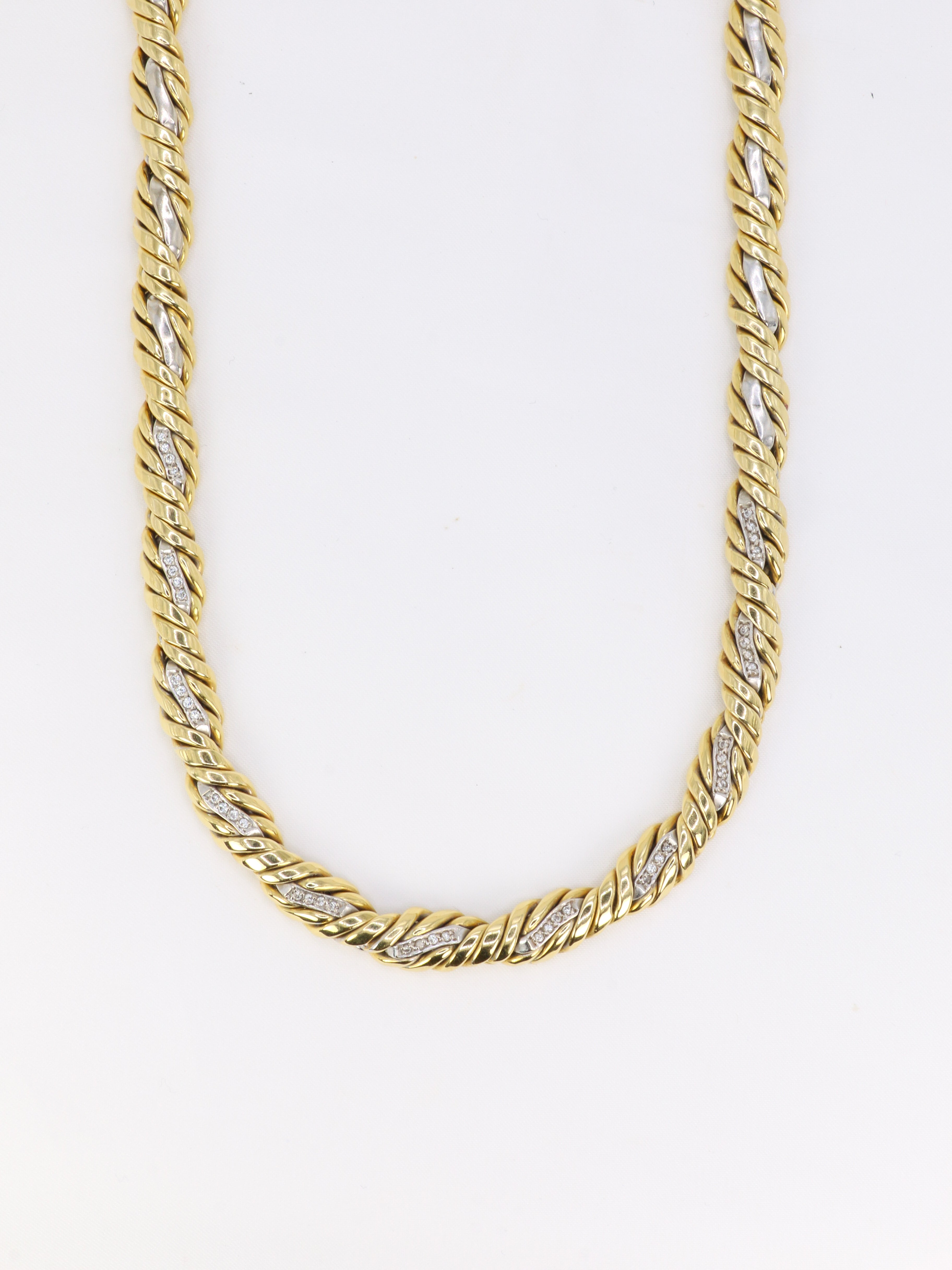 Vintage braided necklace in 2 tones of gold and diamonds