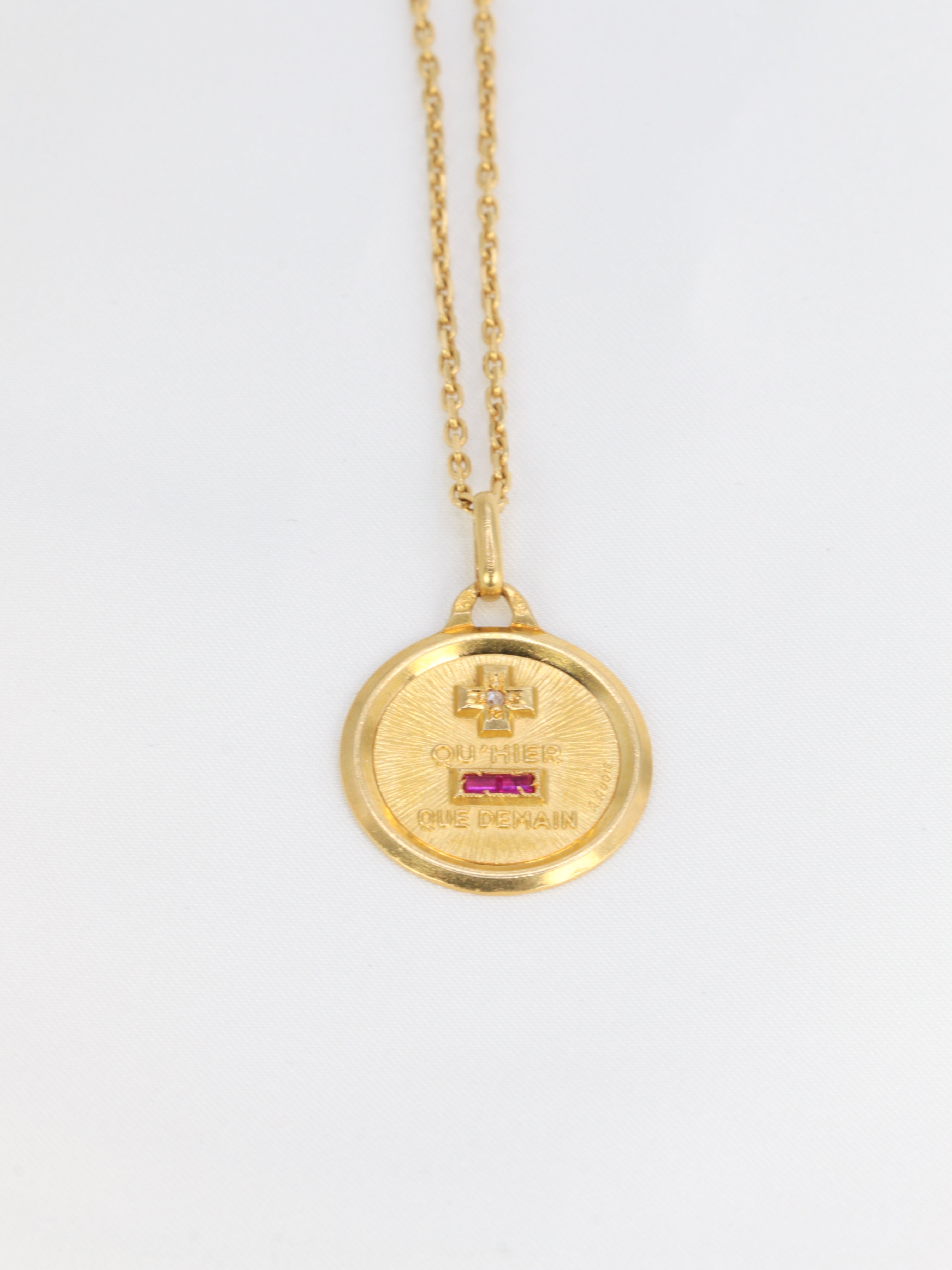 Augis Love Medal More than yesterday less than tomorrow in gold, diamond and ruby ​​- ca 1970