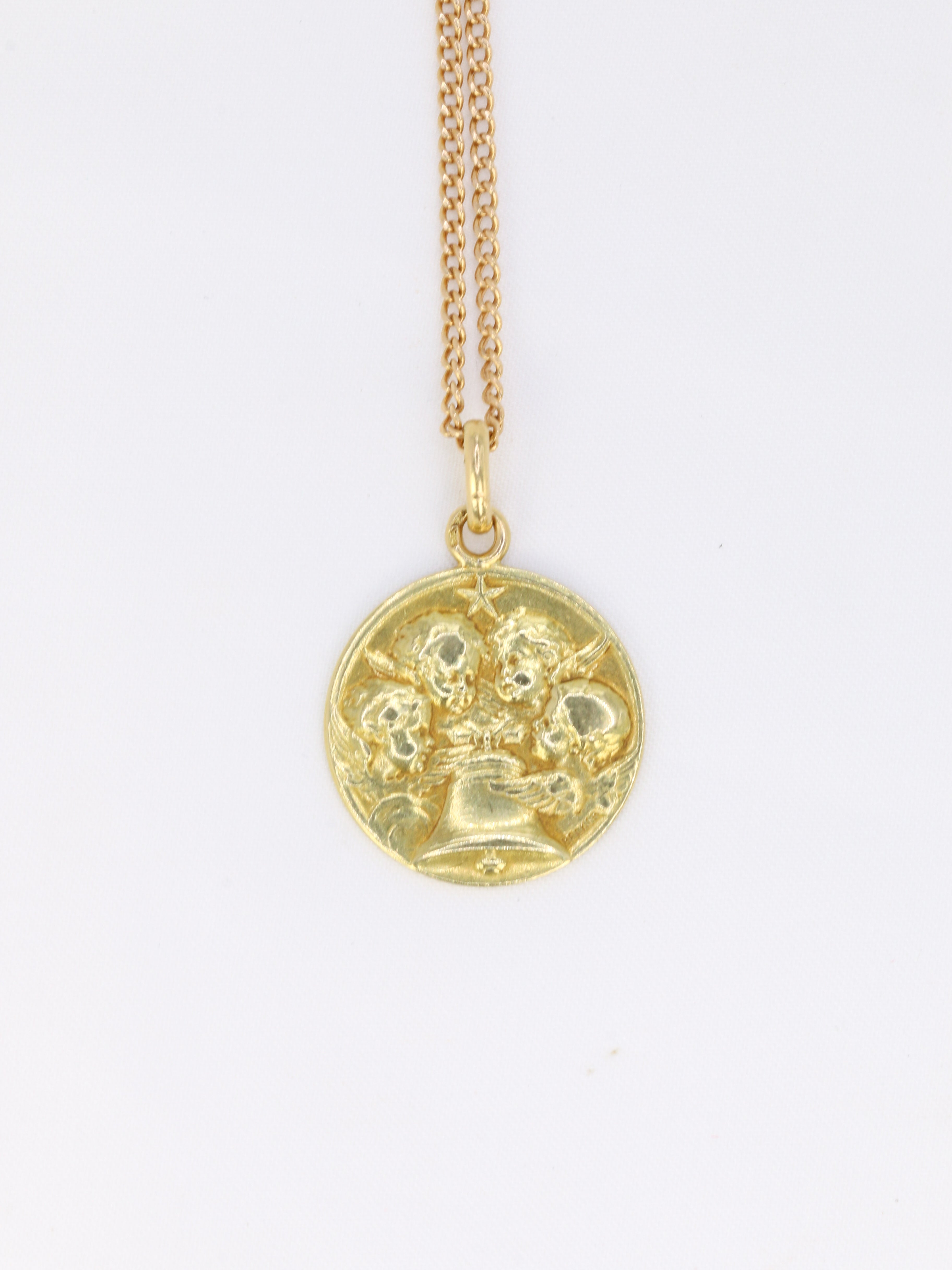 BECKER Médaille religieuse vintage en or jaune figurant l’Angelus