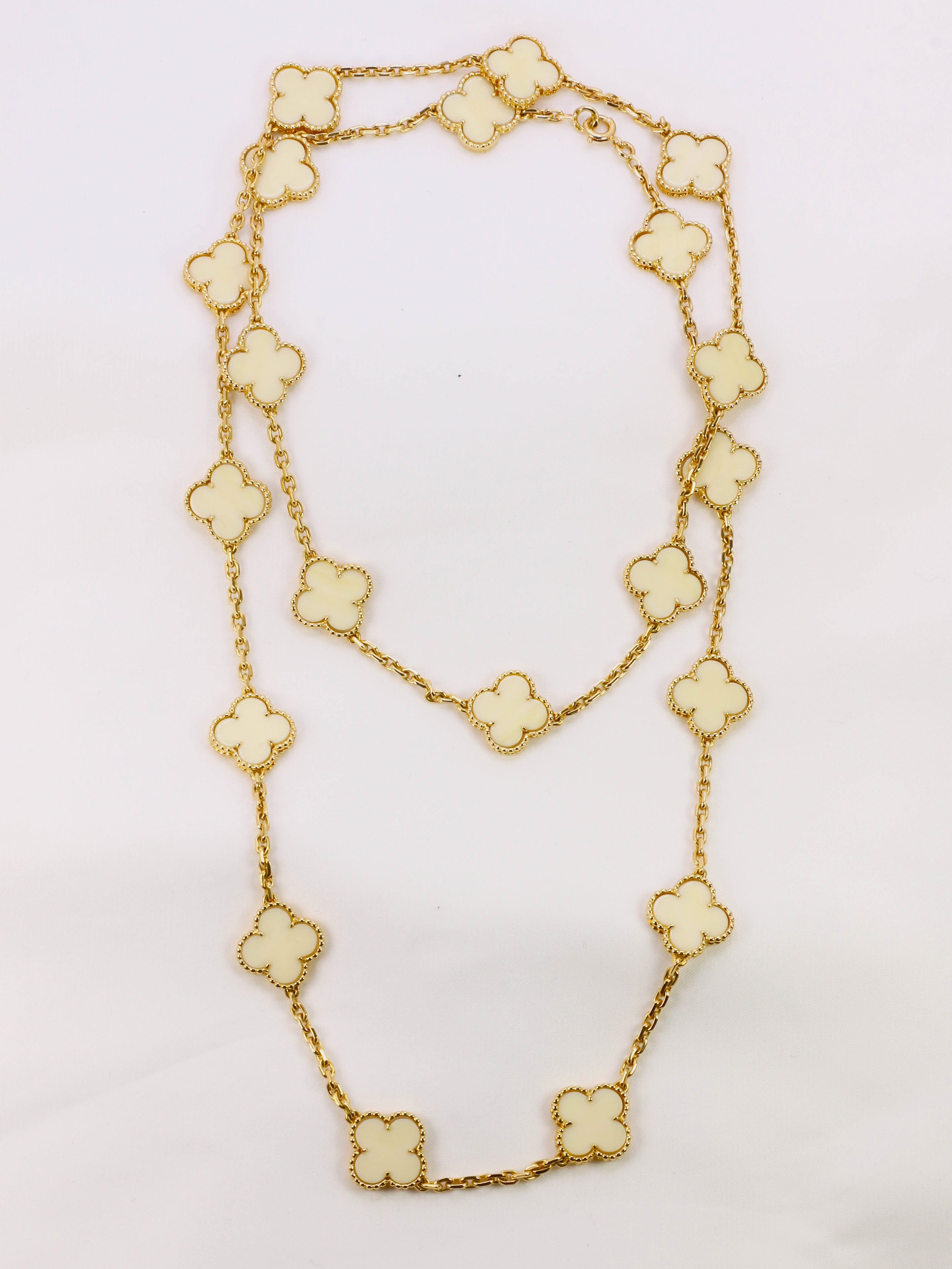 Collier Alhambra Van Cleef &  Arpels or jaune ivoire