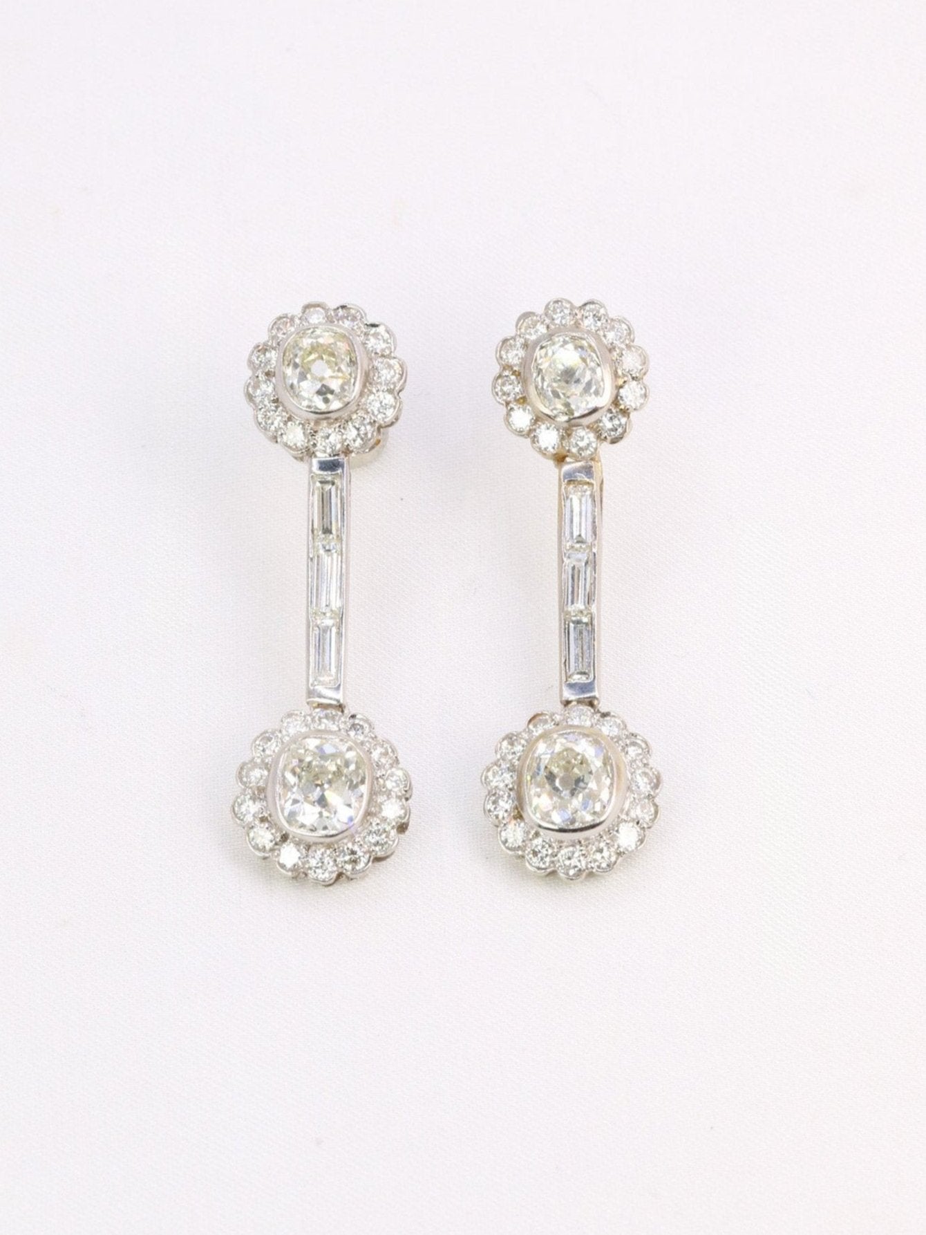 Boucles d'oreilles pendantes or blanc diamants