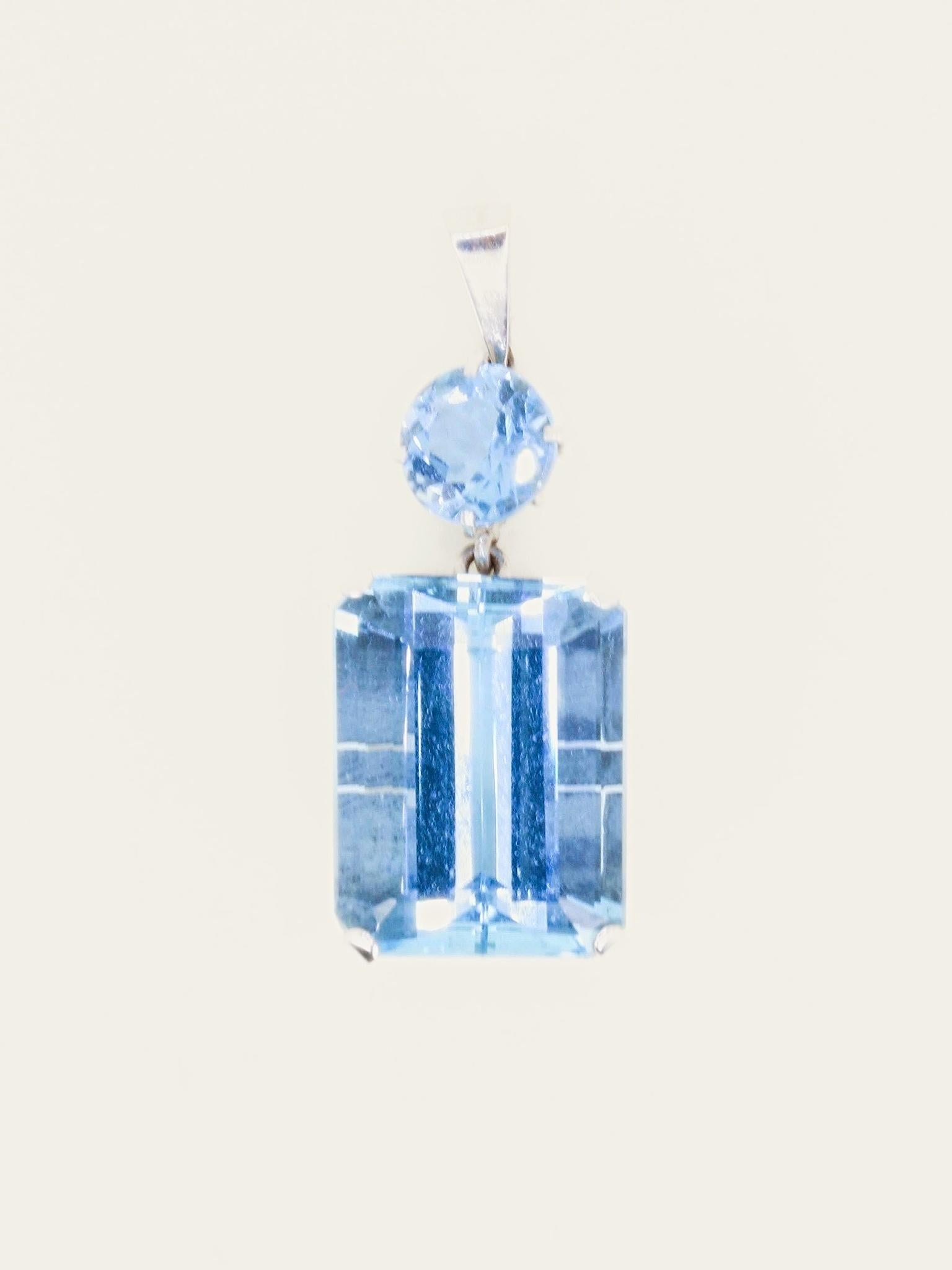 Pendentif Or blanc Aigue marine 23 carats