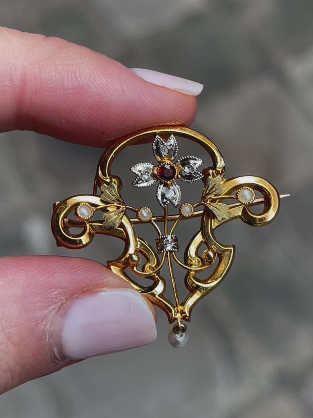 Broche Pendentif Art Nouveau or perles fines diamants grenat