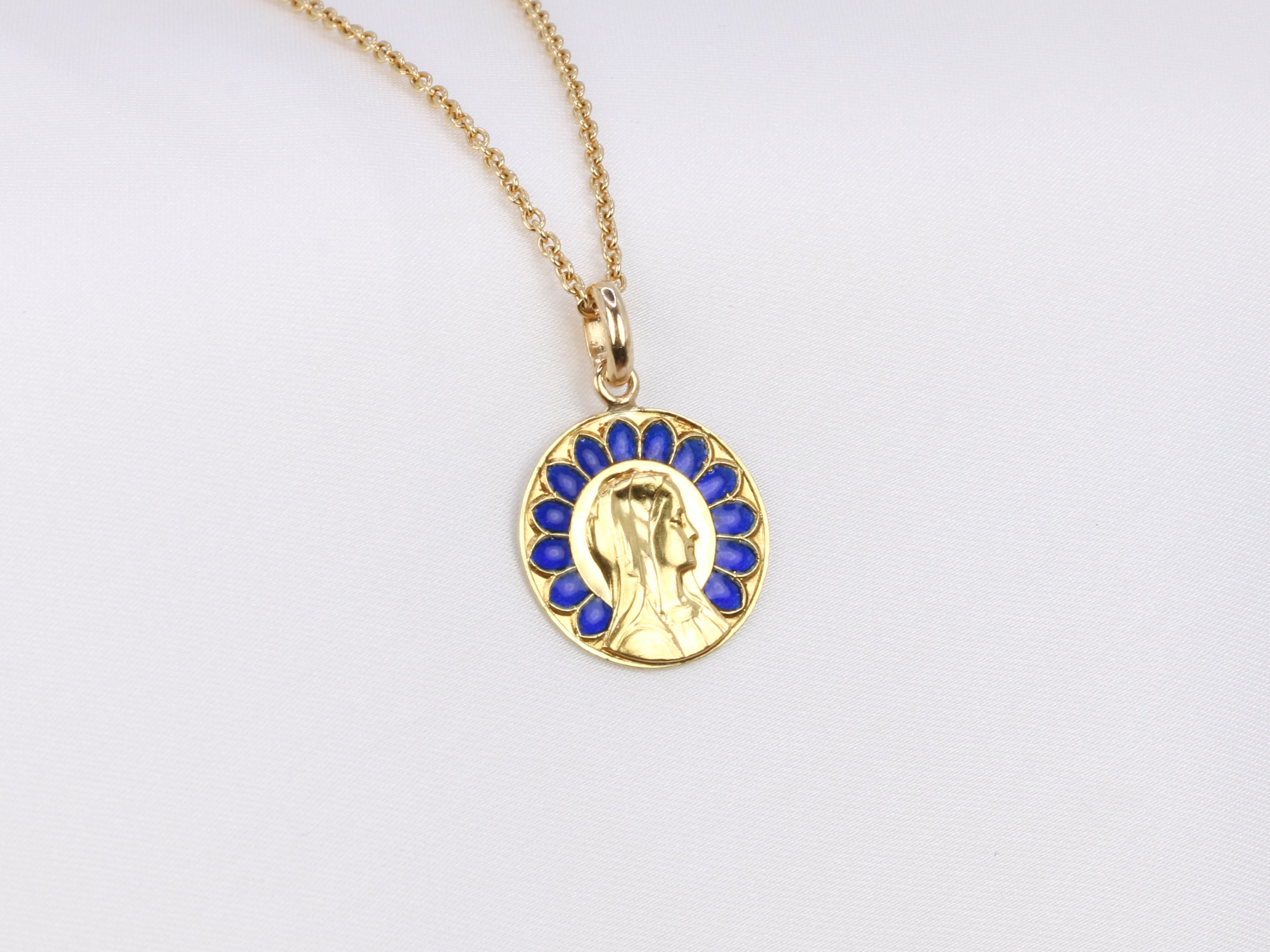 Art Nouveau Fréderic de Vernon medal in gold and blue plique-à-jour enamel