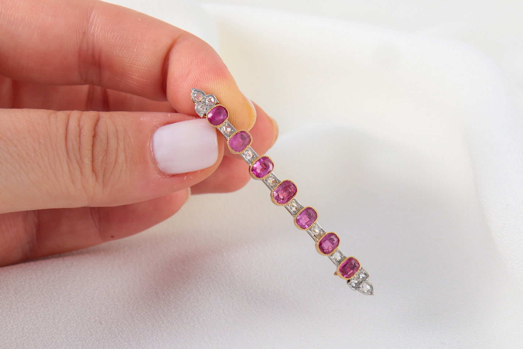 Antique Barrette Brooch in Gold, Diamonds and Pink Sapphires