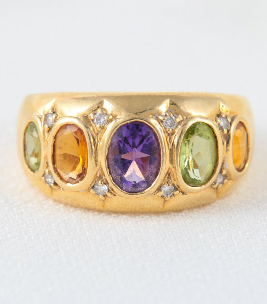 Vintage Ring in Gold, Diamonds and Fine Stones