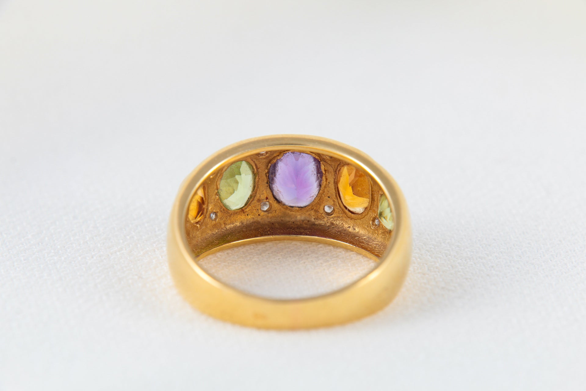 Vintage Ring in Gold, Diamonds and Fine Stones