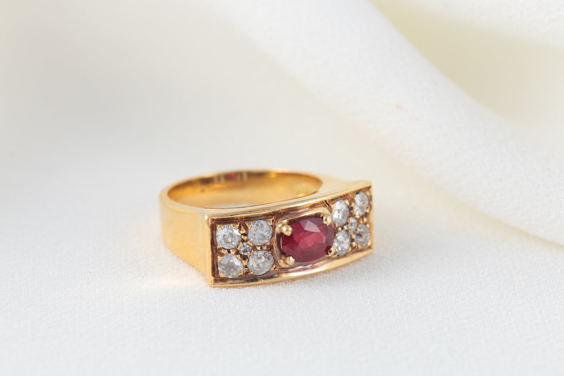 Vintage Signet Ring in Gold, Ruby and Diamonds