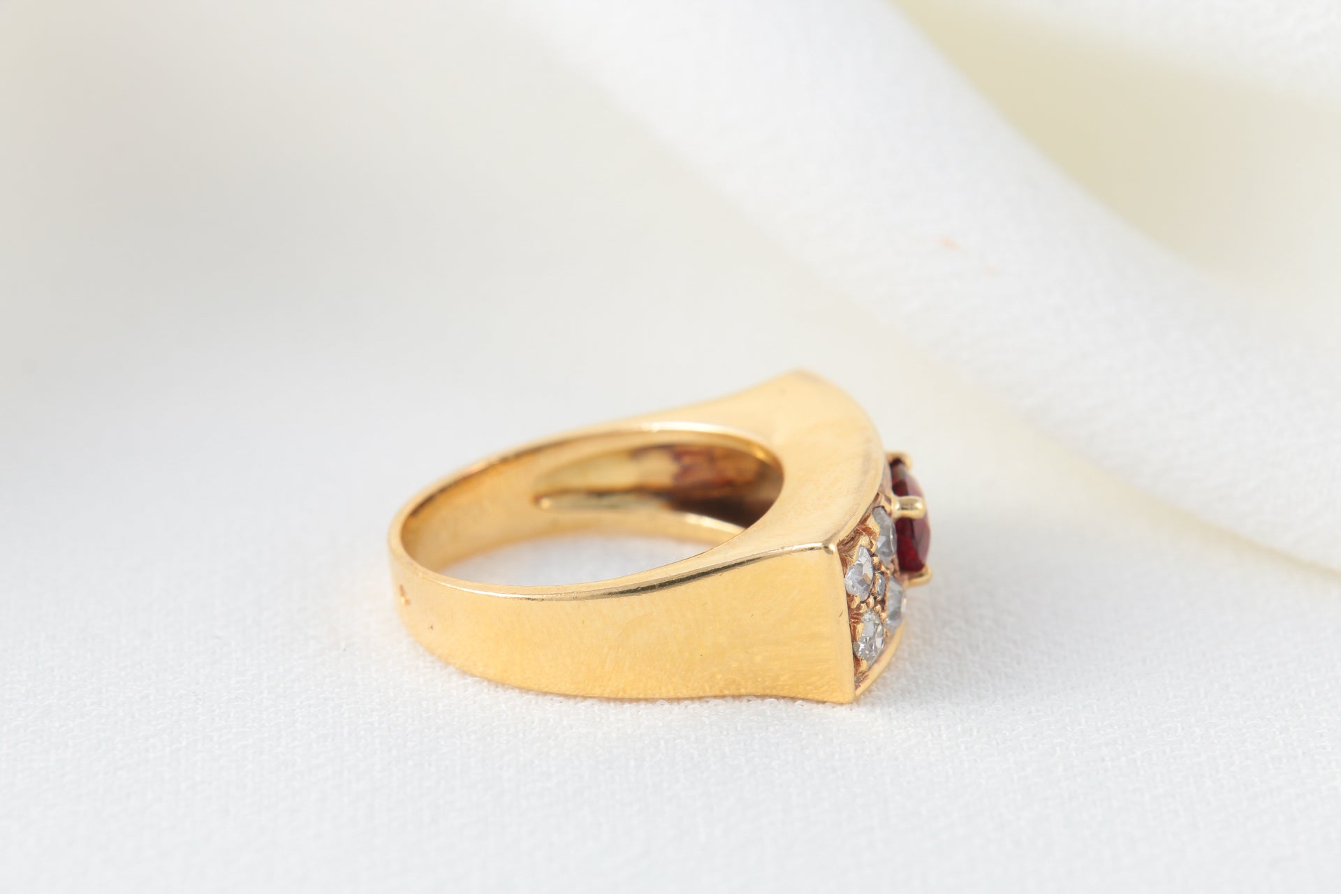 Vintage Signet Ring in Gold, Ruby and Diamonds