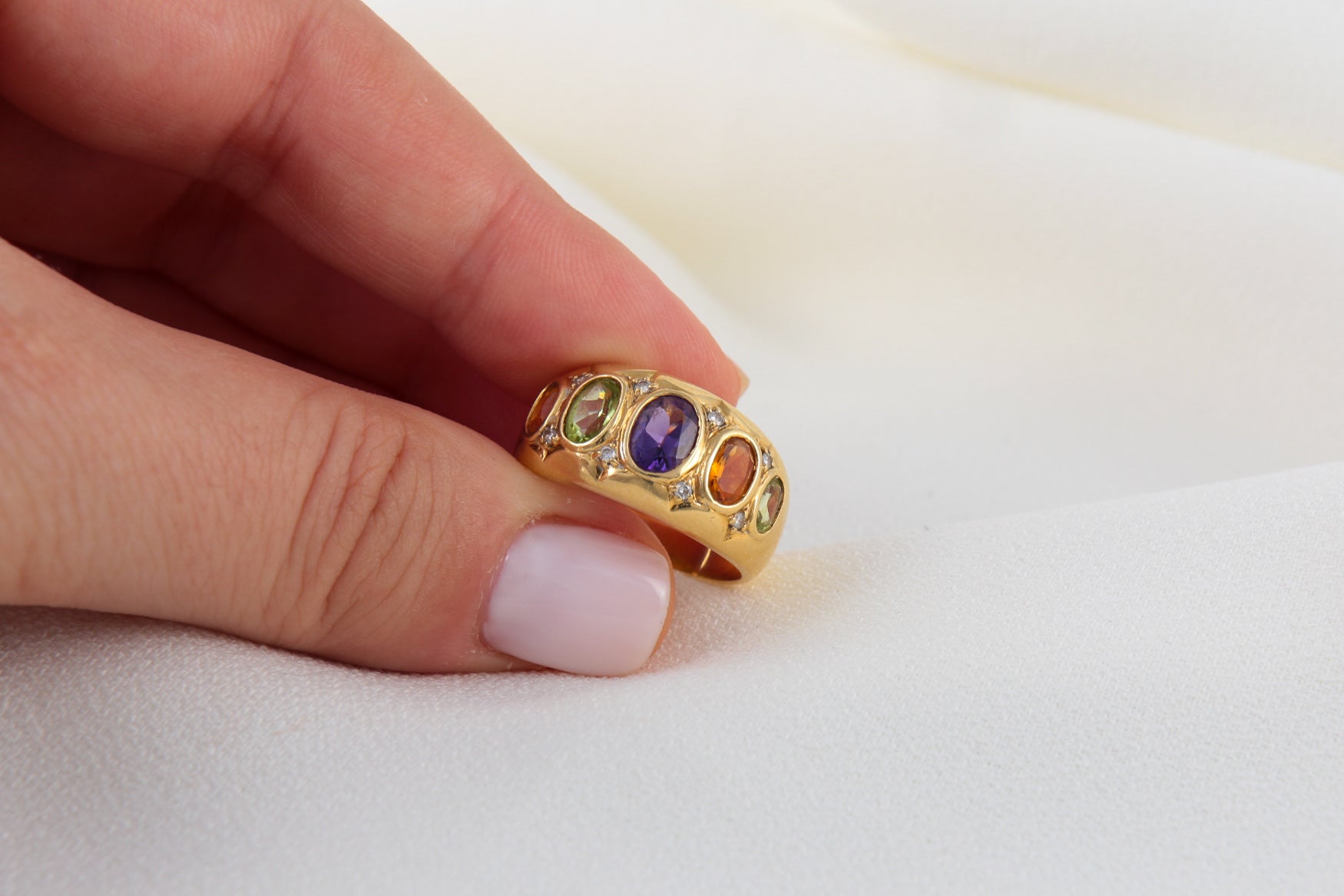 Vintage Ring in Gold, Diamonds and Fine Stones