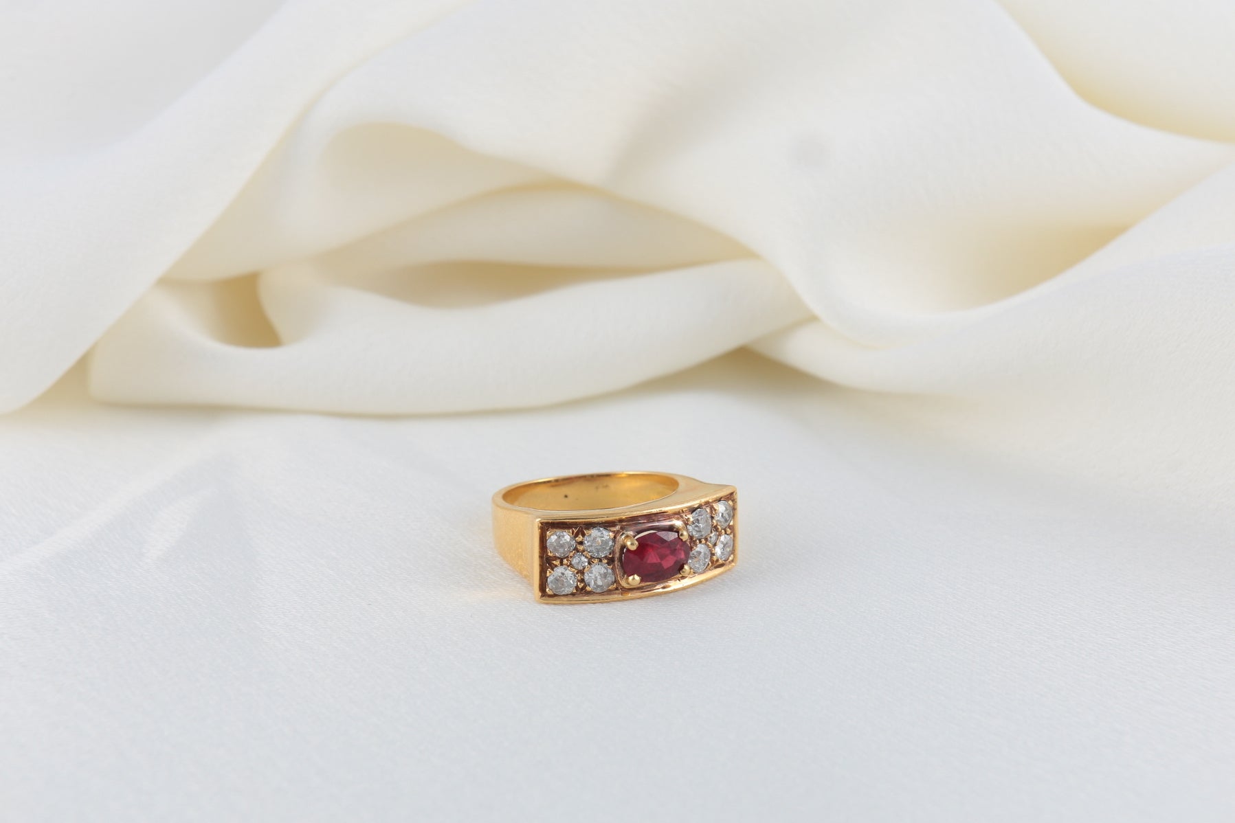 Vintage Signet Ring in Gold, Ruby and Diamonds