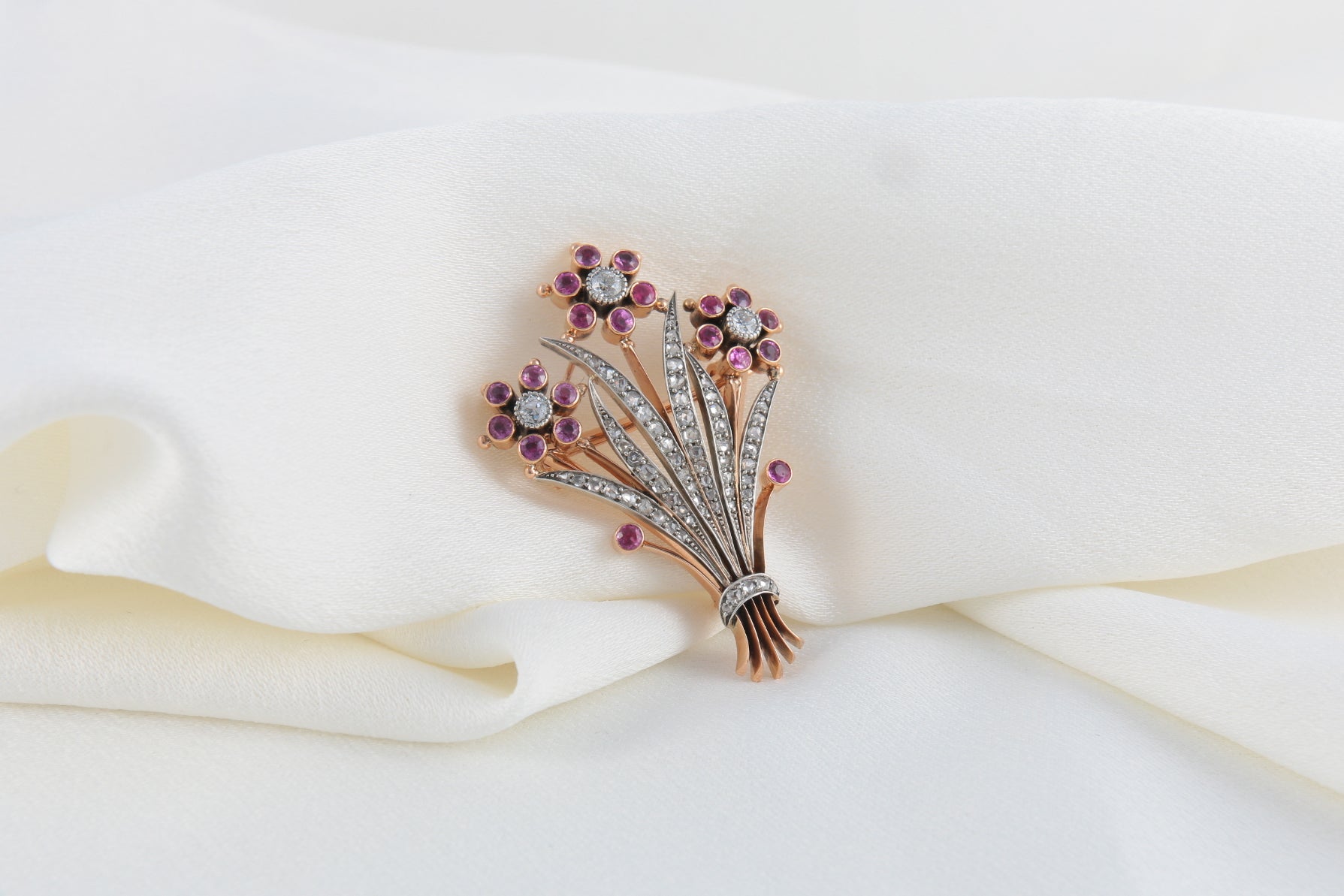 Belle Epoque Flower Pendant Brooch in Gold, Silver, Diamonds and Ruby