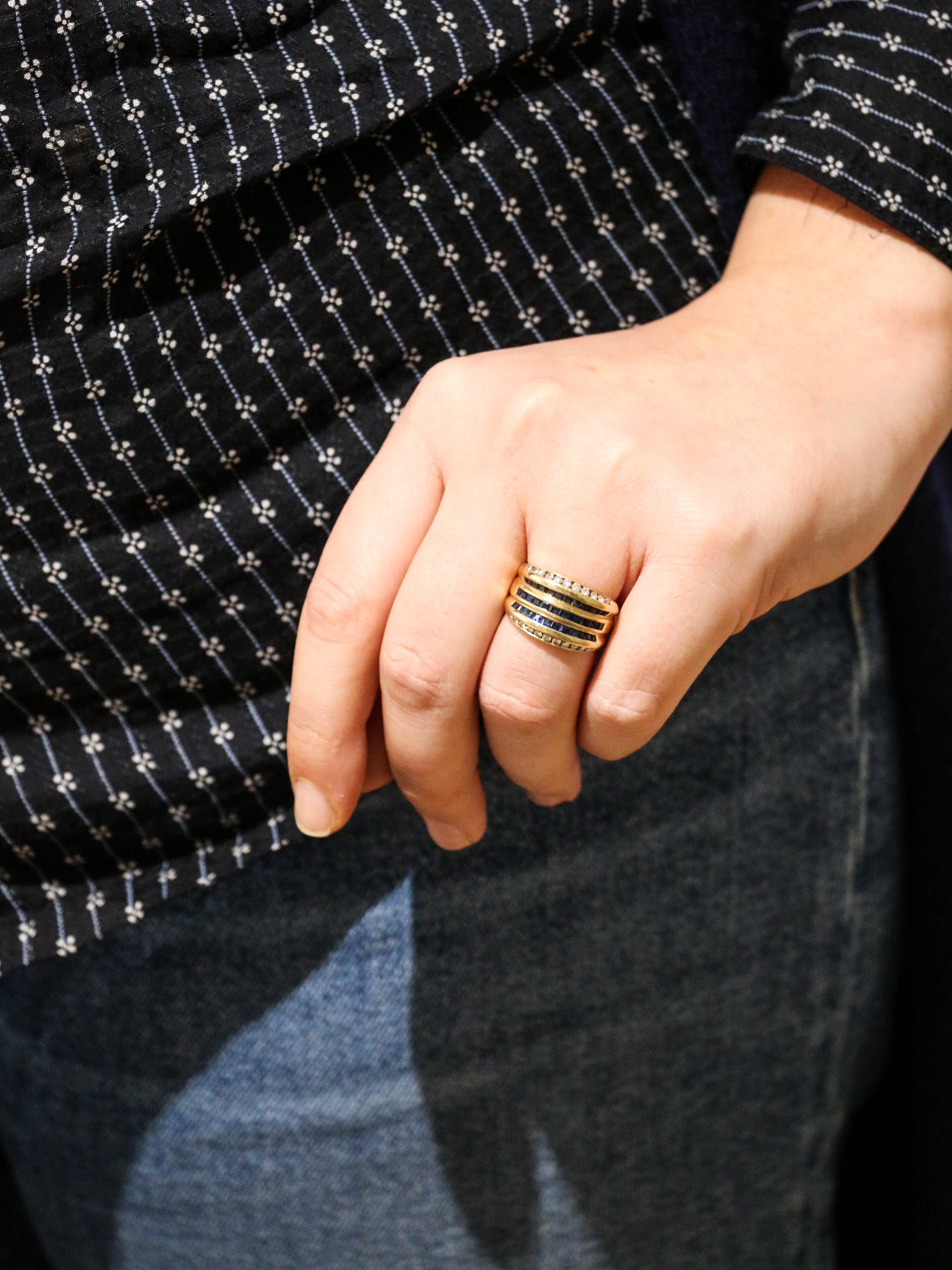 Vintage ring in gold, sapphires and diamonds