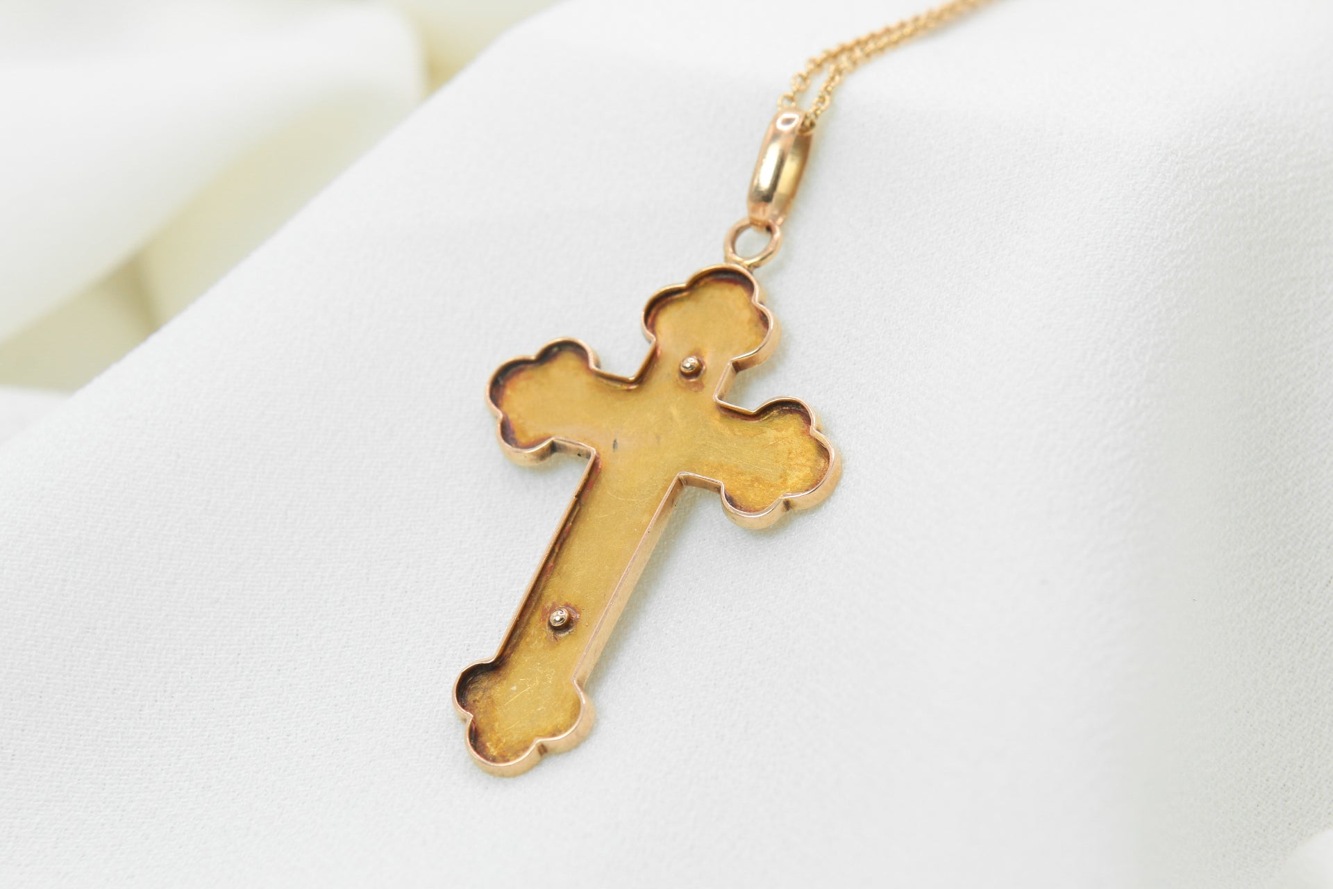 Antique cross pendant in gold and fine pearls - circa 1860