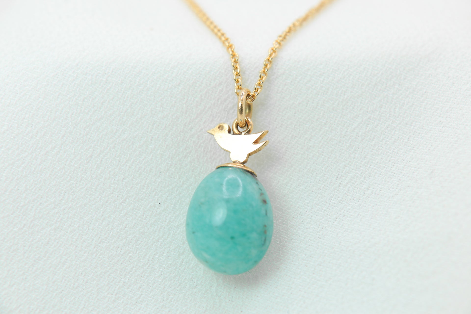 Vintage pendant in yellow gold and amazonite