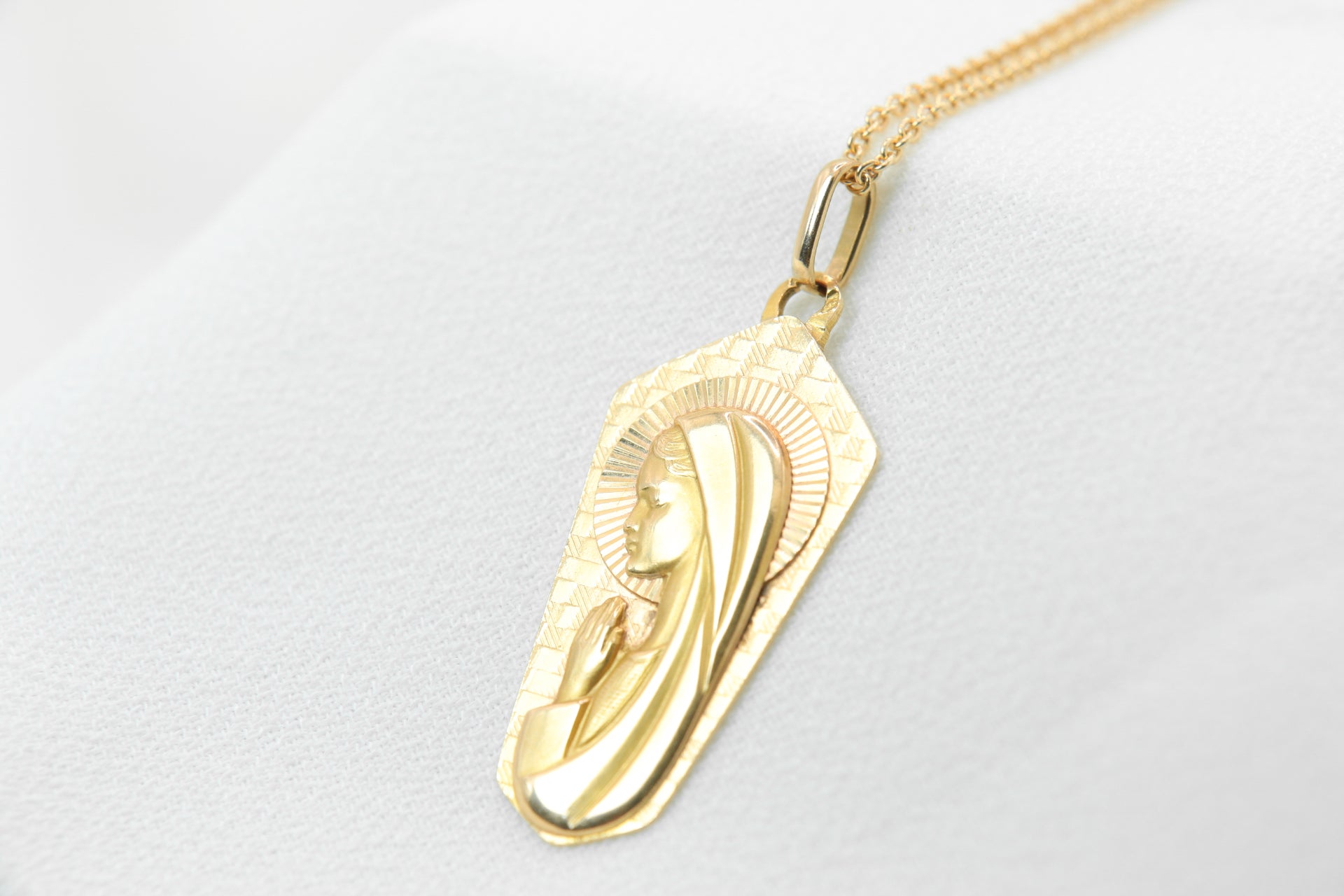 Religious Art-Deco Virgin Mary Medal in Gold