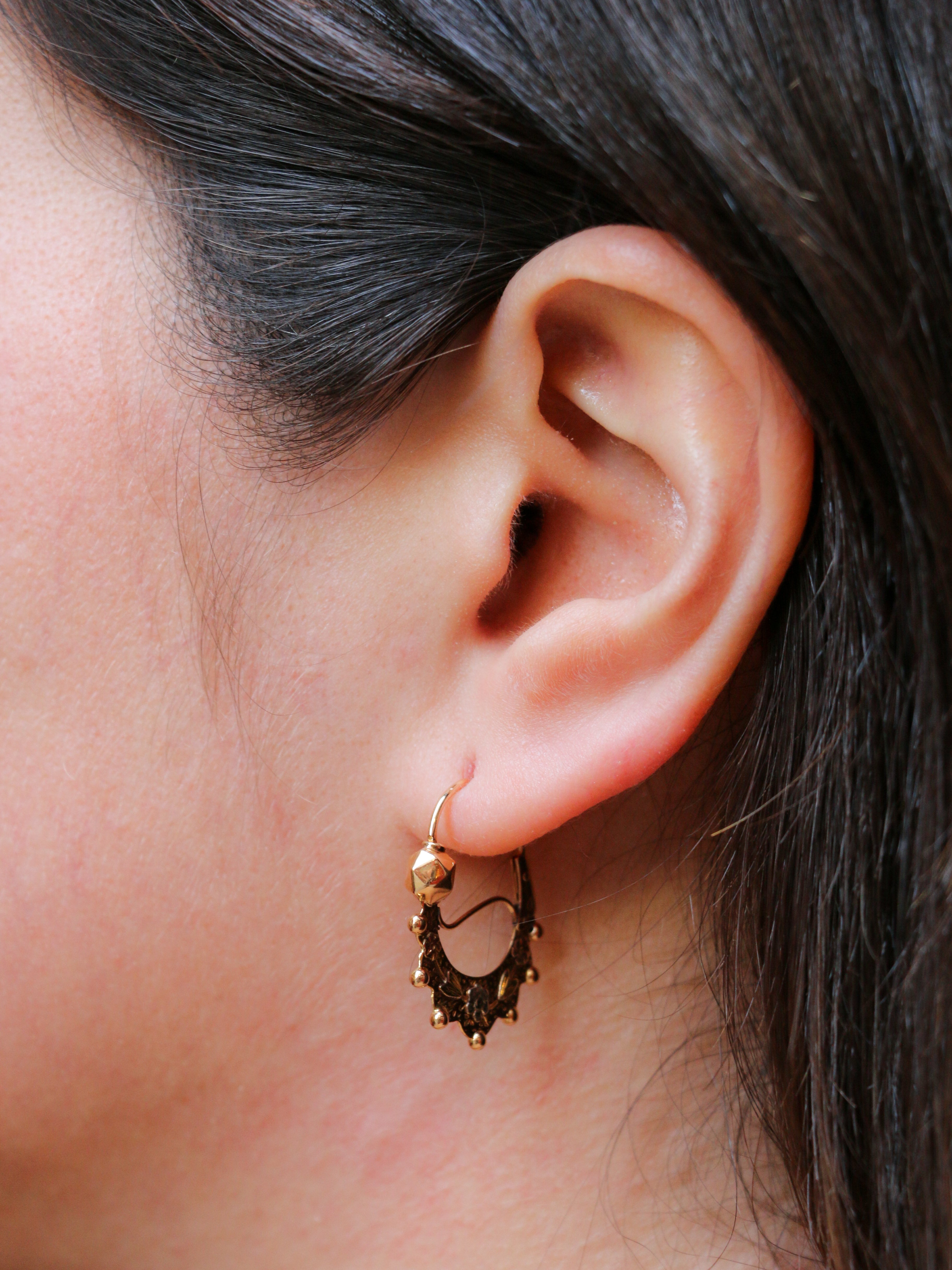 Pair of old Savoyard hoop earrings or Tarines in yellow gold