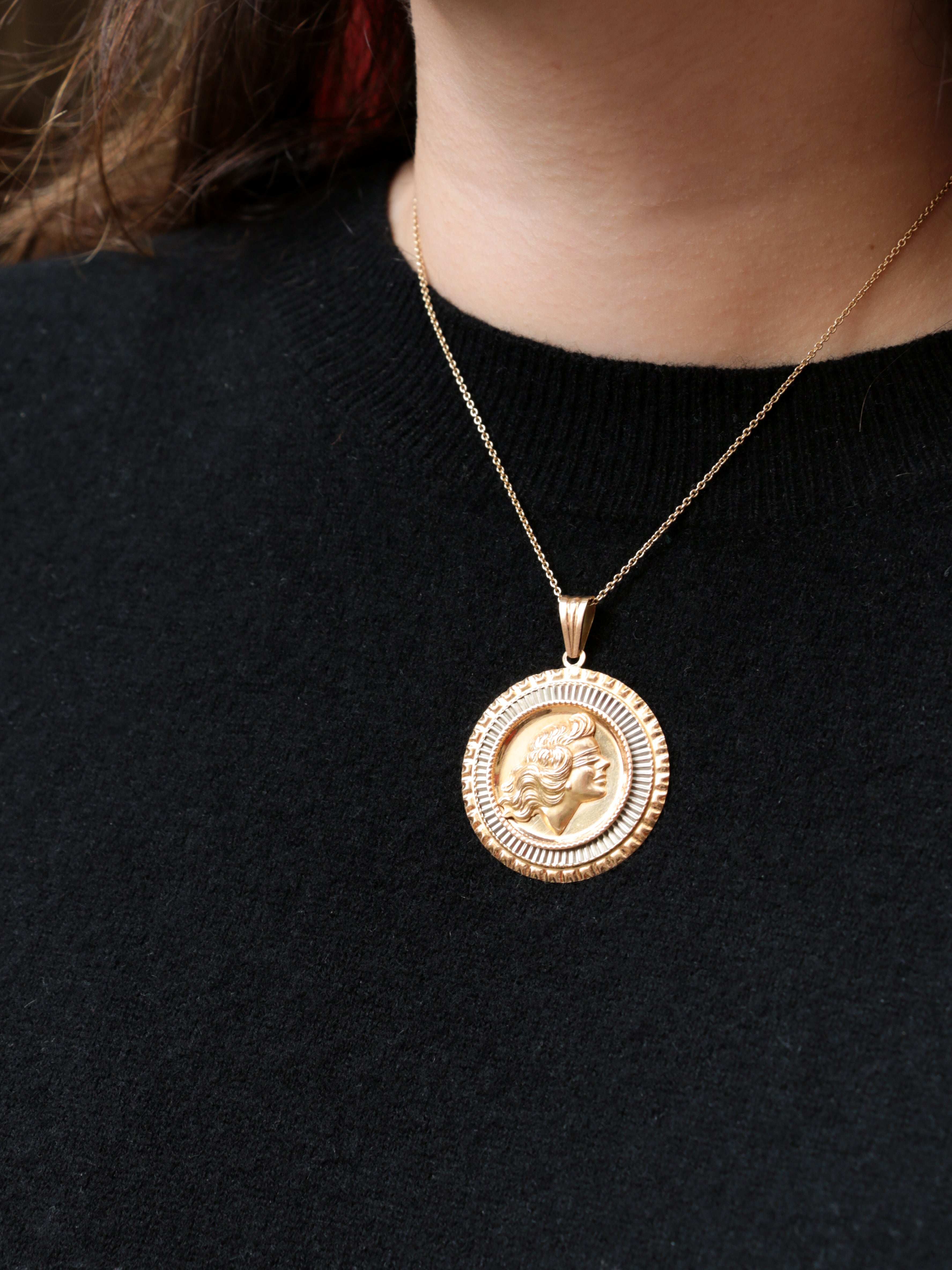 Vintage medal in yellow and white gold depicting the goddess Fortuna