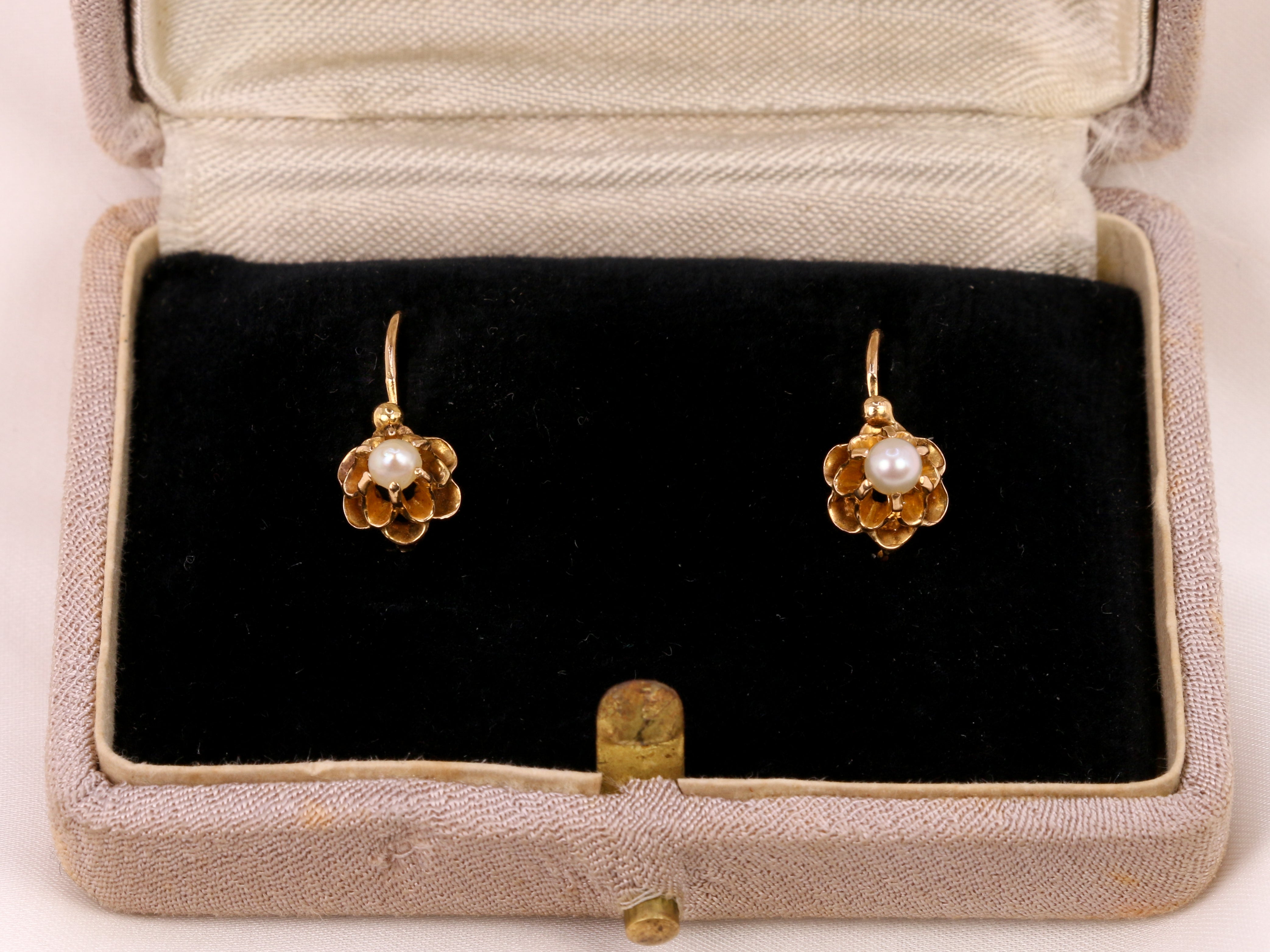 Boucles d’oreilles anciennes Napoléon III, dormeuses en or et perles fines